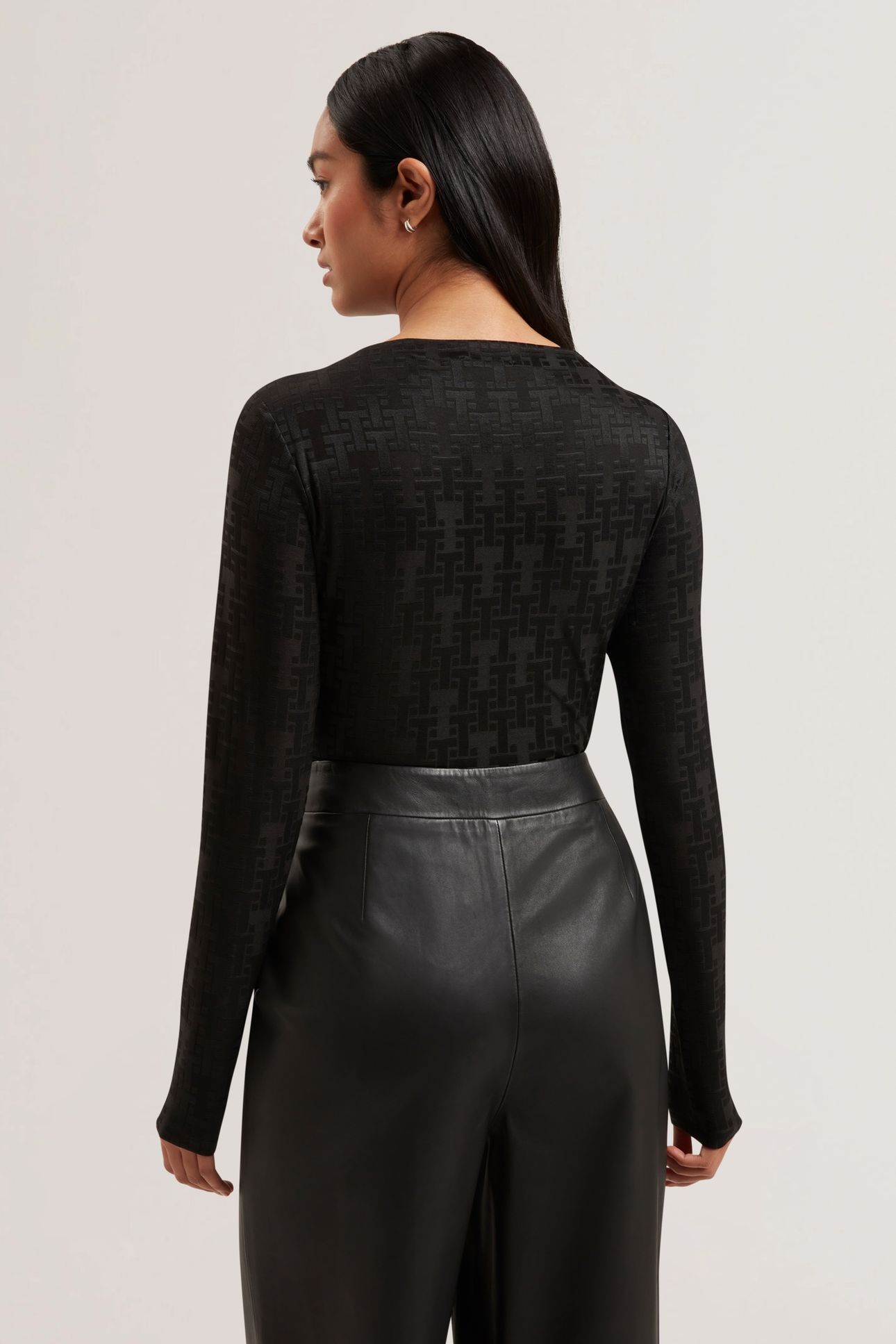 TALIHA JACQUARD T LONG SLEEVE FITTED BLACK 2