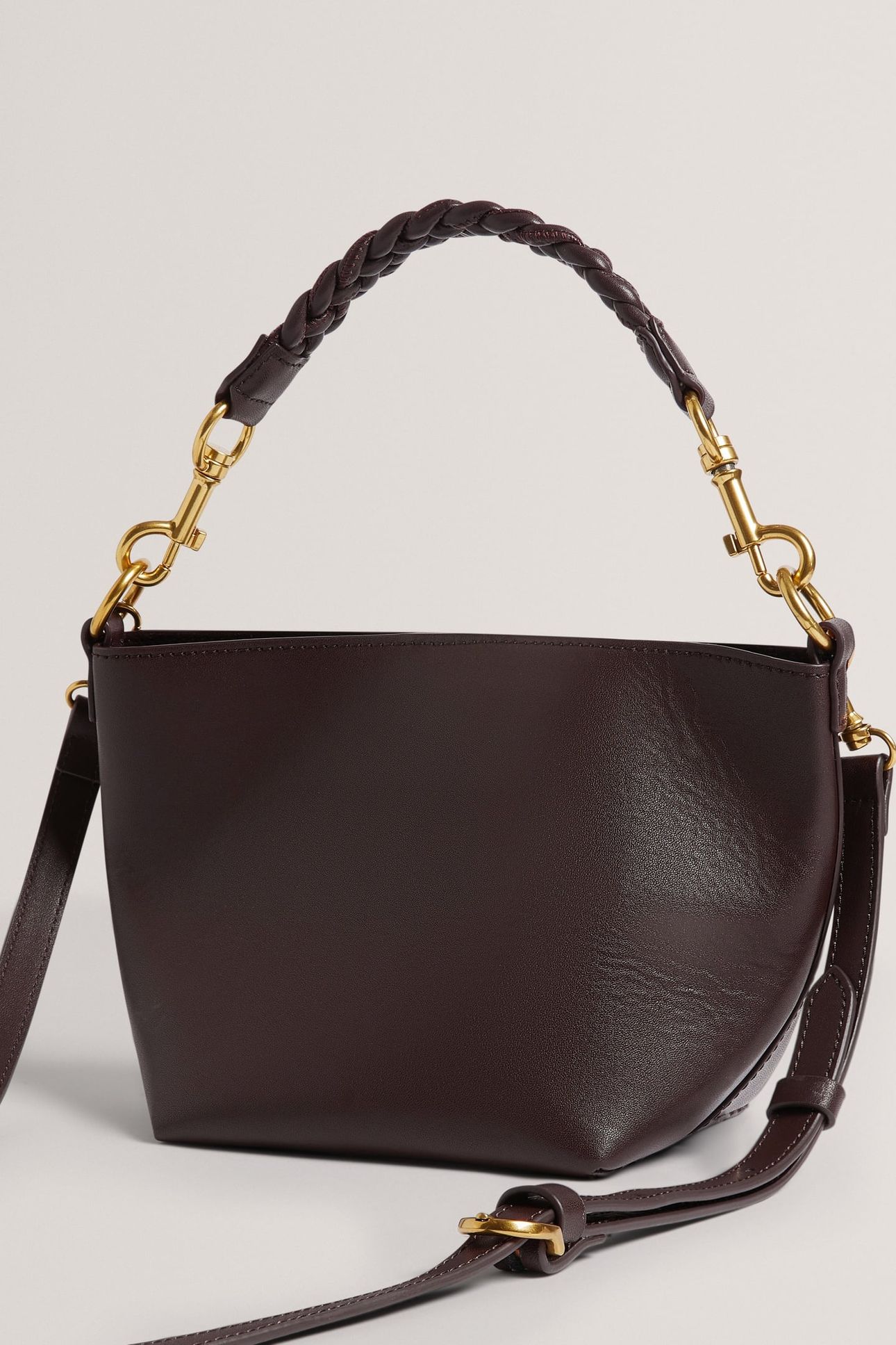 WEAVE HANDLE LEATHER SMALL BUCKET BAG BROWN 2