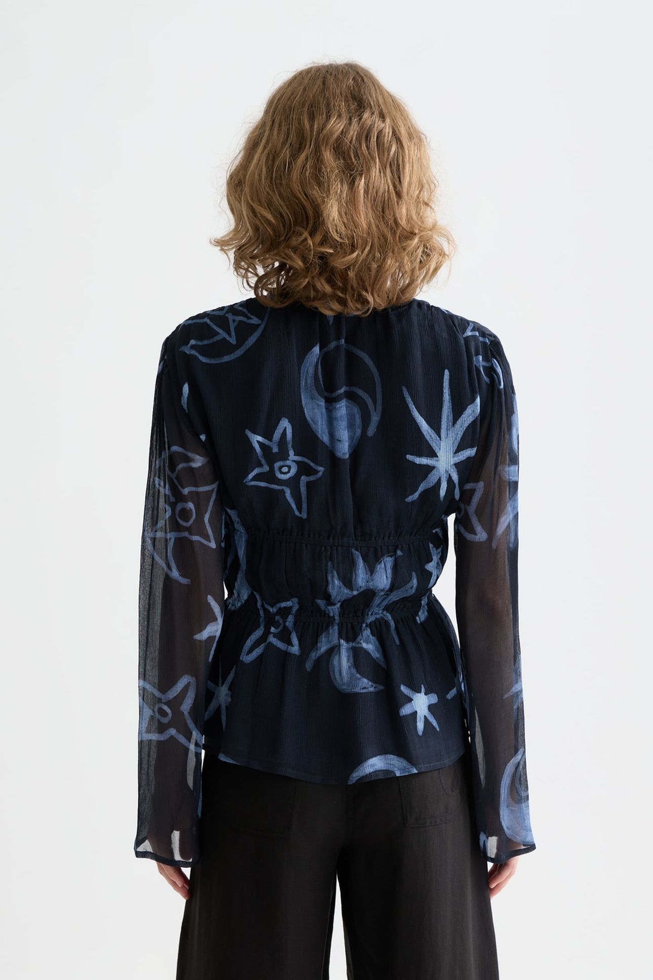 PRINTED TIED FRONT WOVEN TOP COSMIC SKY SPACED CARBON 2