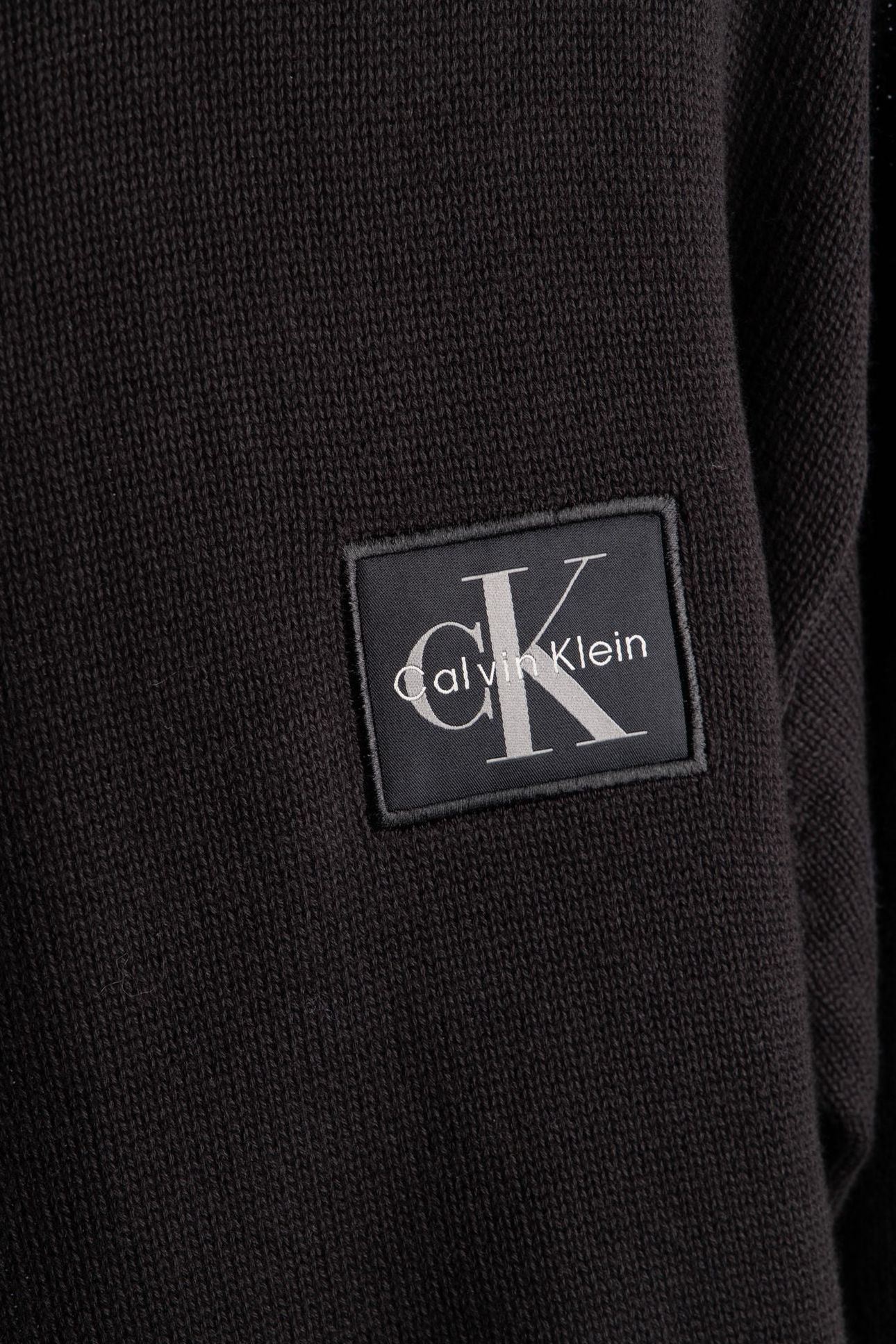 CK EMBRO BADGE SWEATER BLACK 4