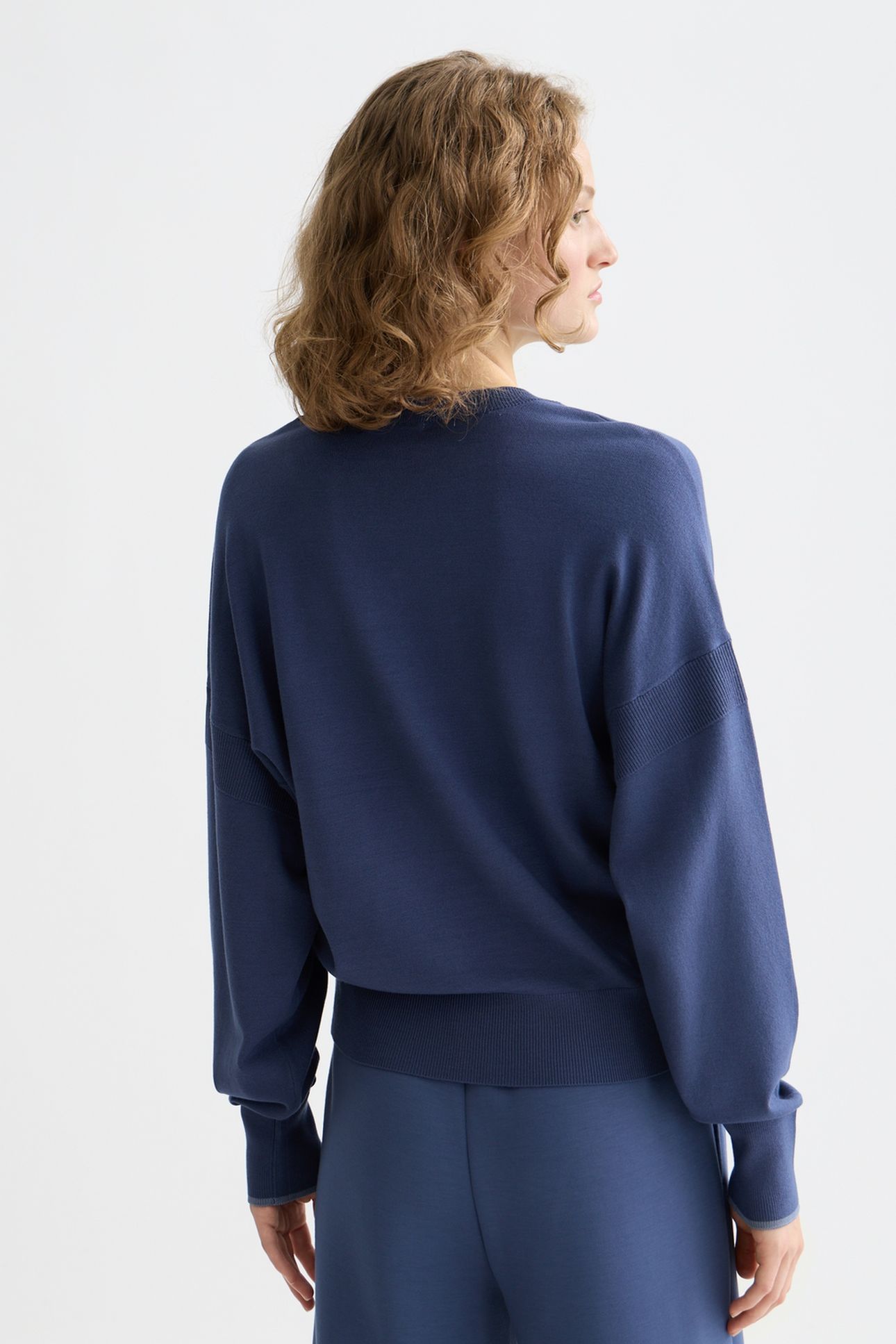 V-NECK RELAXED PULLOVER OCEANA 2