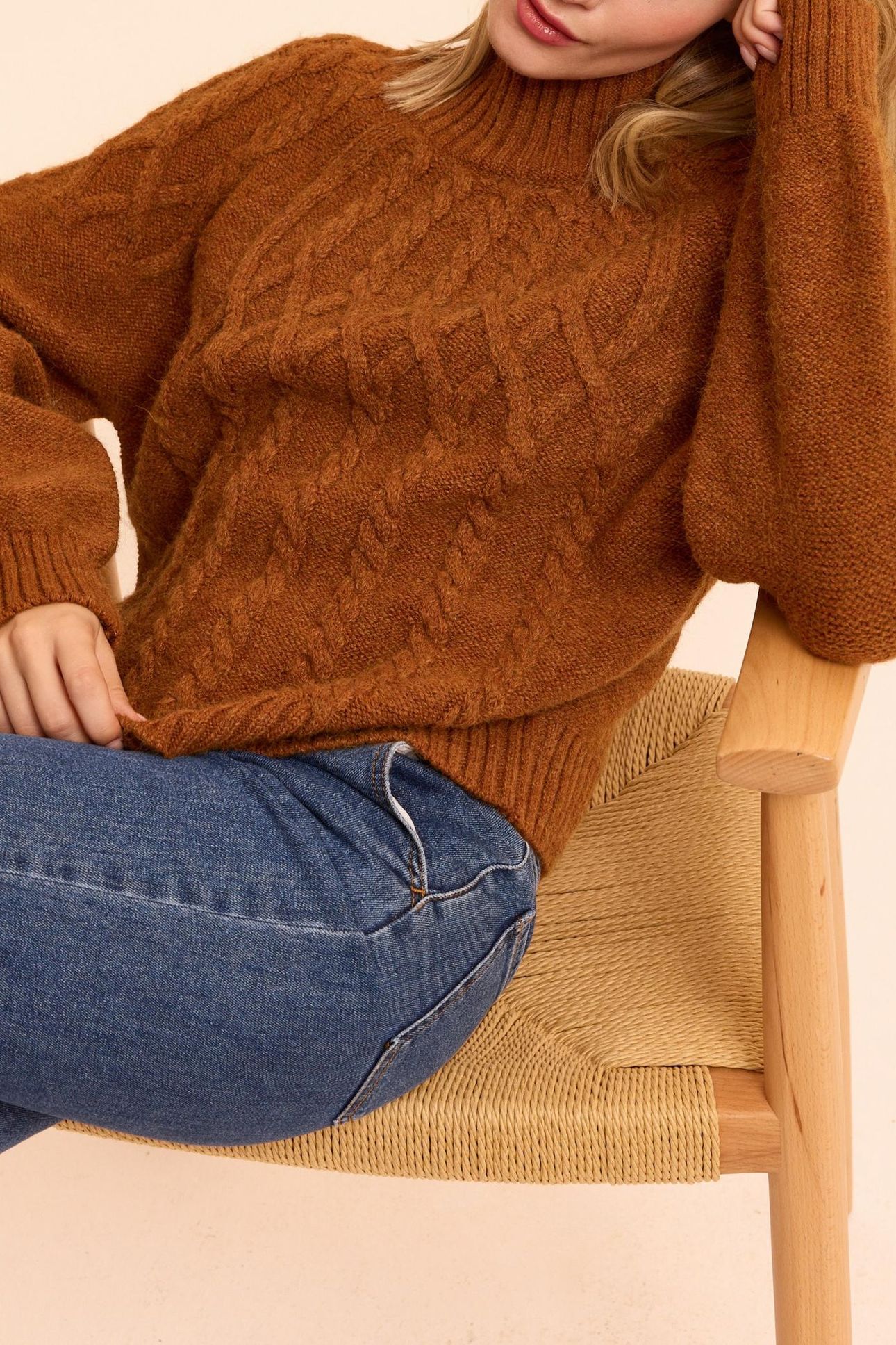 CAMEL CABLE KNIT SWEATER 5