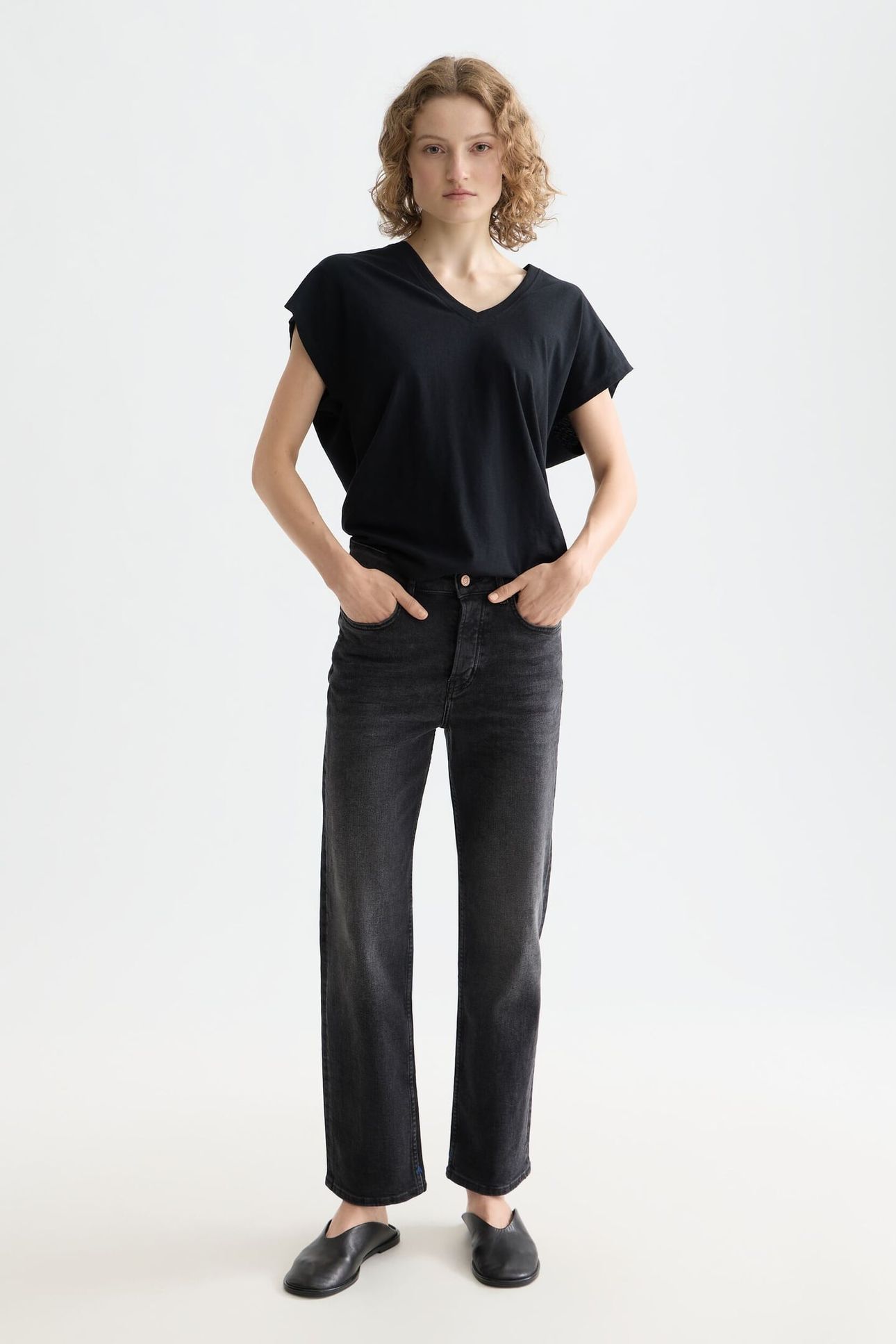 THE SKY STRAIGHT JEANS BLACK NIGHT 2