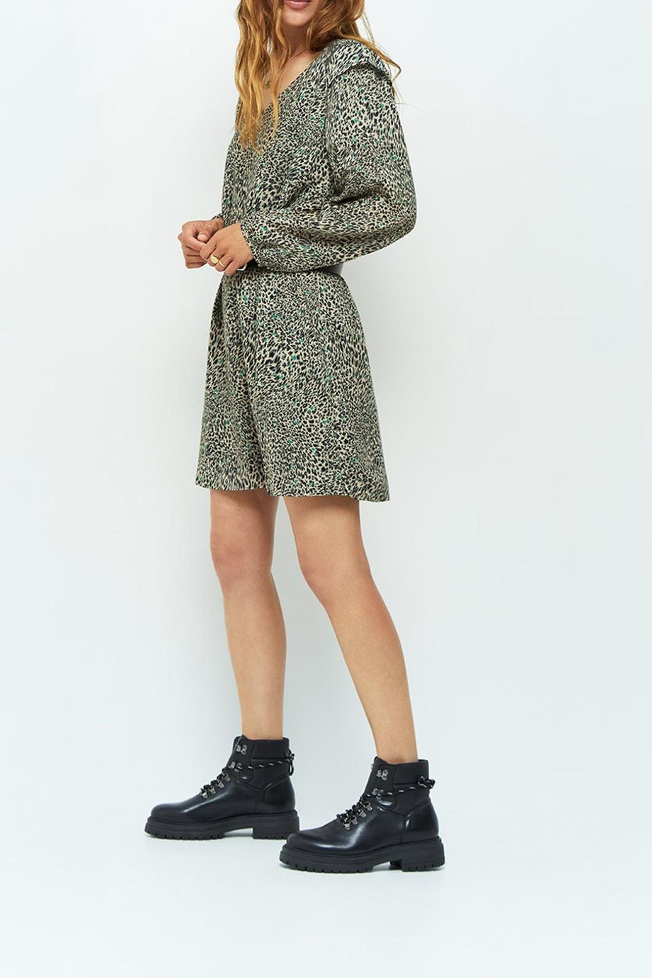 REILLY _ KHAKI DRESS WITH COOL LEO PRINT 3