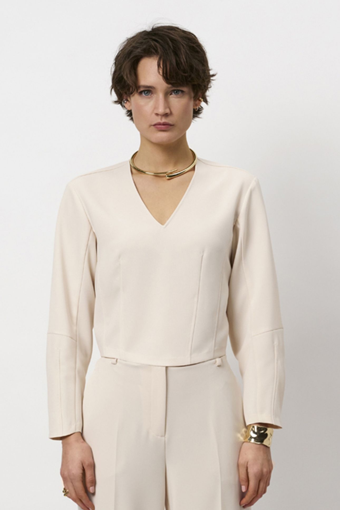 CINDER V-NECK TOP OATMEAL CREAM 2