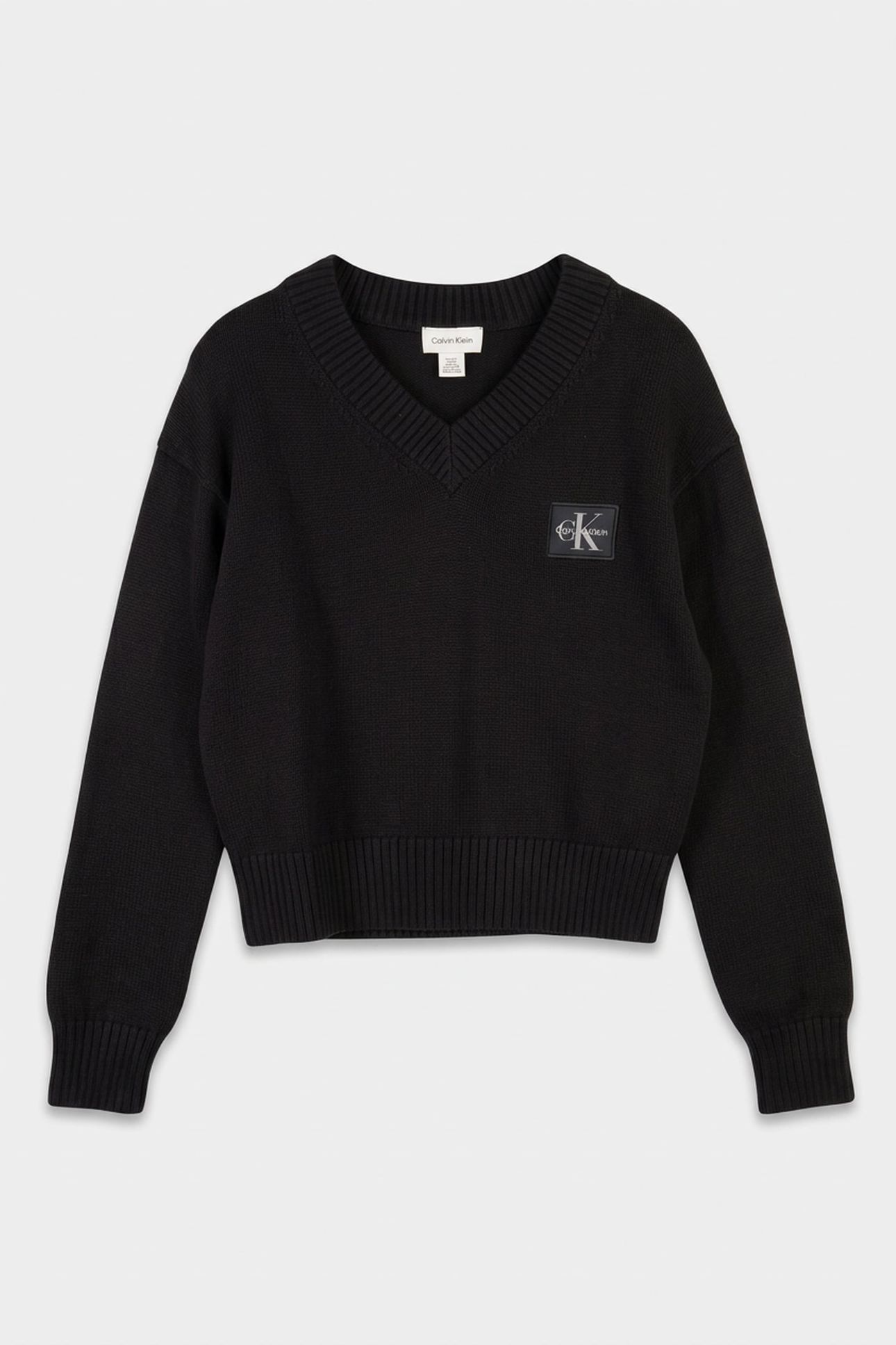 CK EMBRO BADGE V-NECK BLACK 3