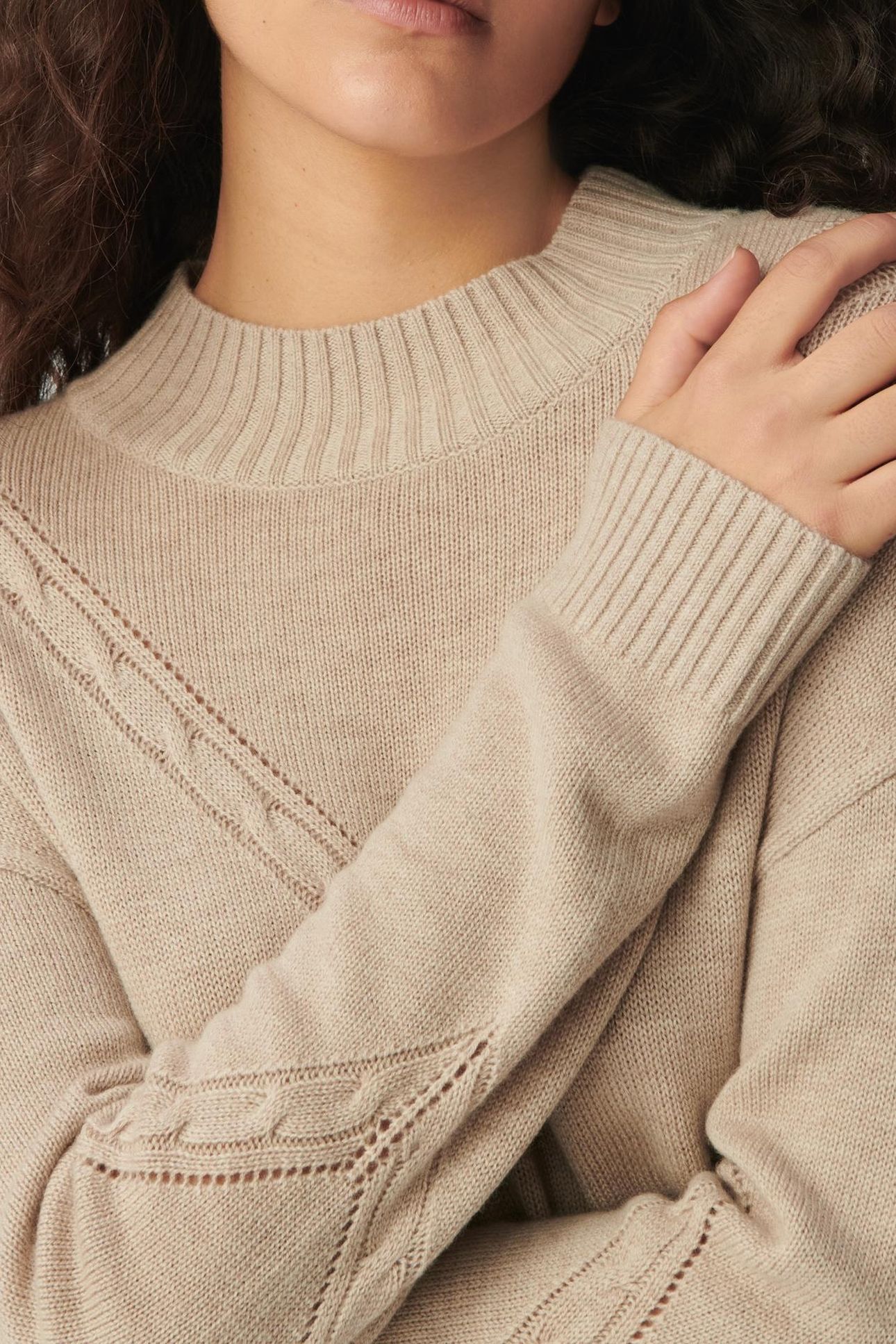 BEIGE SWEATER DRESS WITH PLACED CABLE KNIT 5