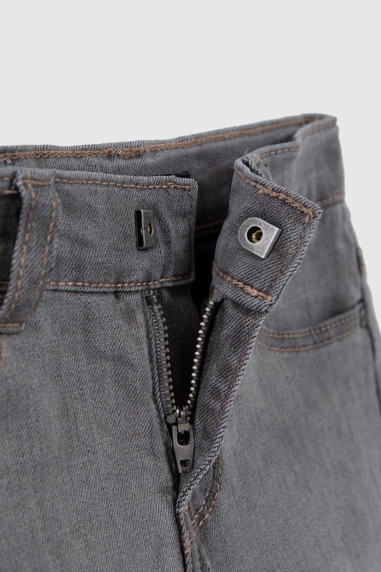 BOYS’ GREY SLIM JEANS WITH WOVEN BELT 4