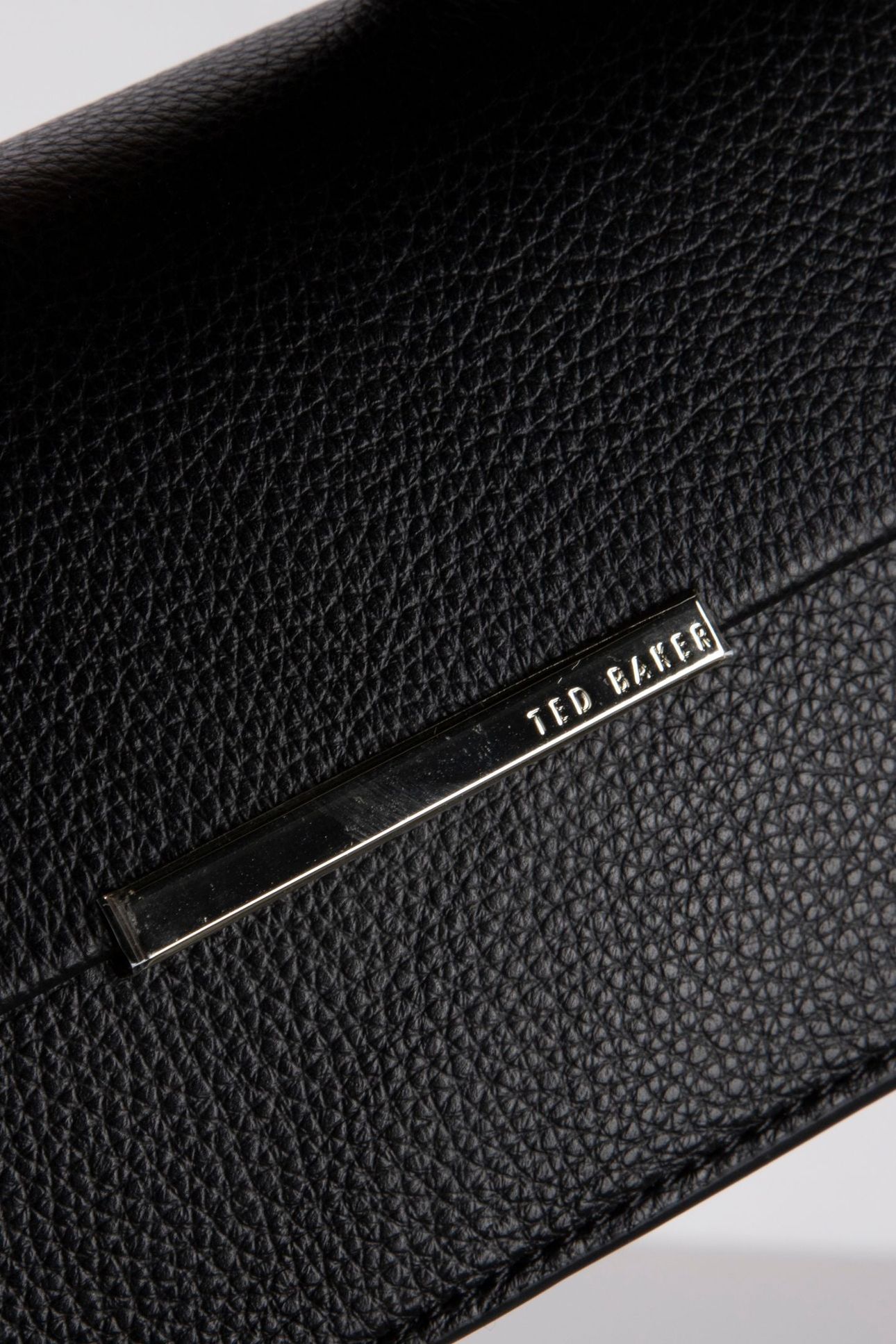 BAR DETAIL ELONGATED TOP HANDLE BAG BLACK 4