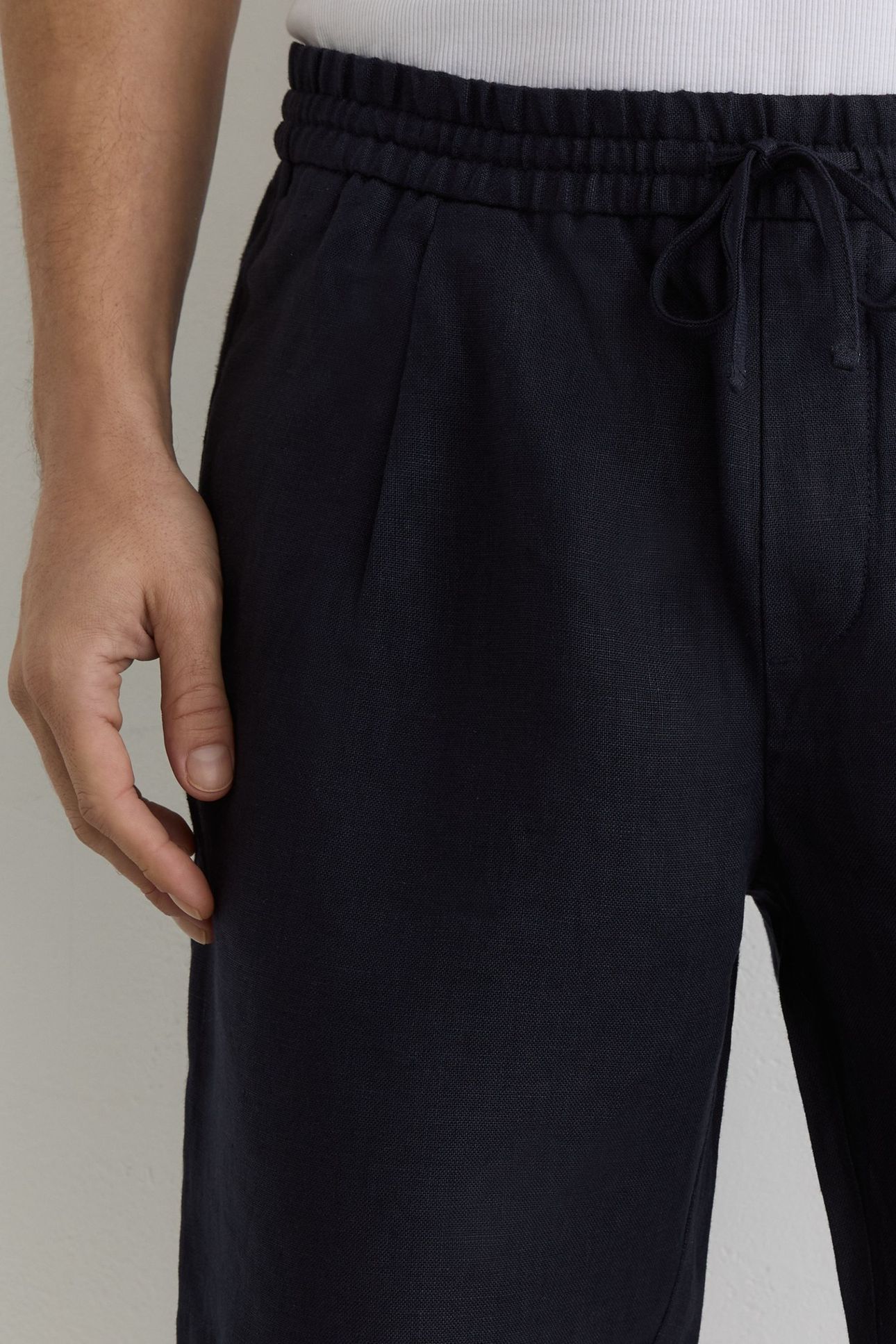 LINEN DRAWSTRING SHORT NAVY 5