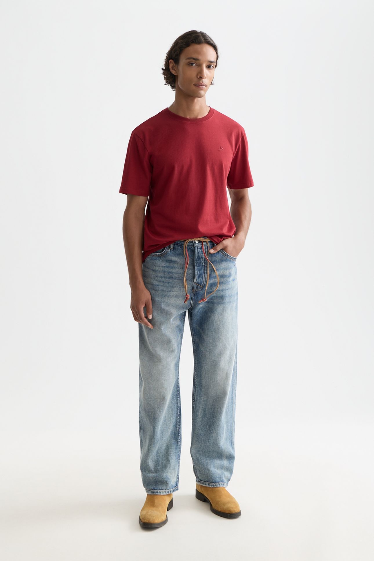 SEASONAL CORE CHEST LOGO REGULAR-FIT T-SHIRT RED 2