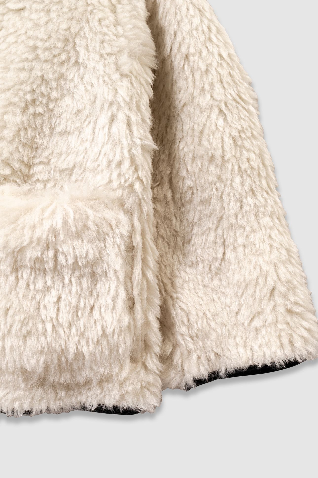 GIRLS’ BEIGE CHECK AND SHERPA REVERSIBLE COAT 8