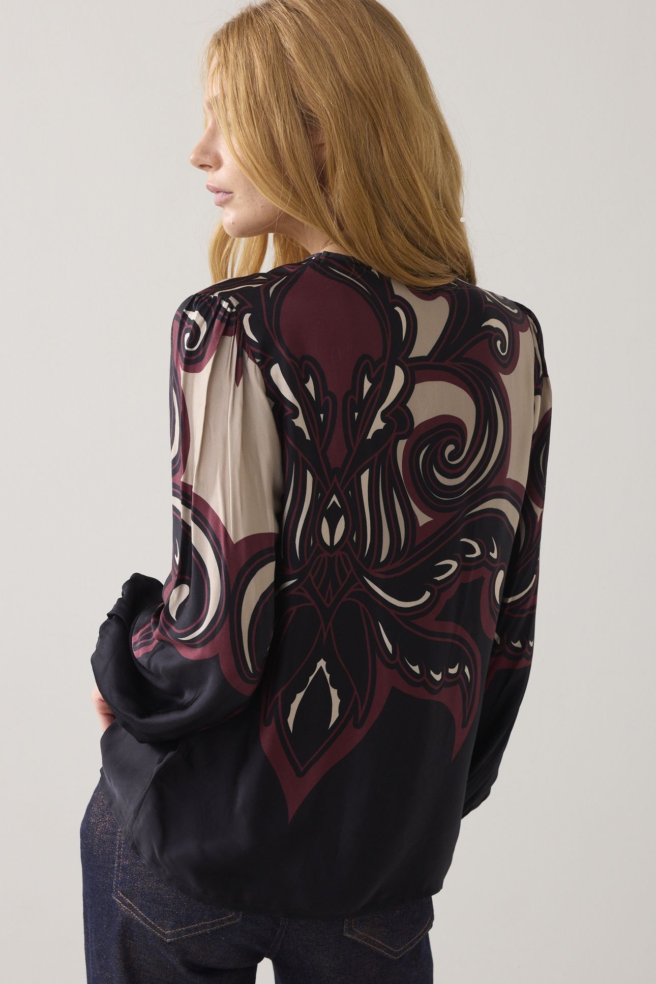 TOP V NECK ORNAMENT PRINT TOPS PRINTS 2