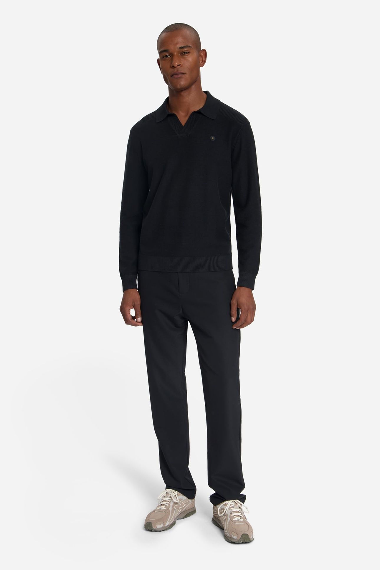 PULLOVER V-COLLAR SHOULDER DETAIL BLACK 1