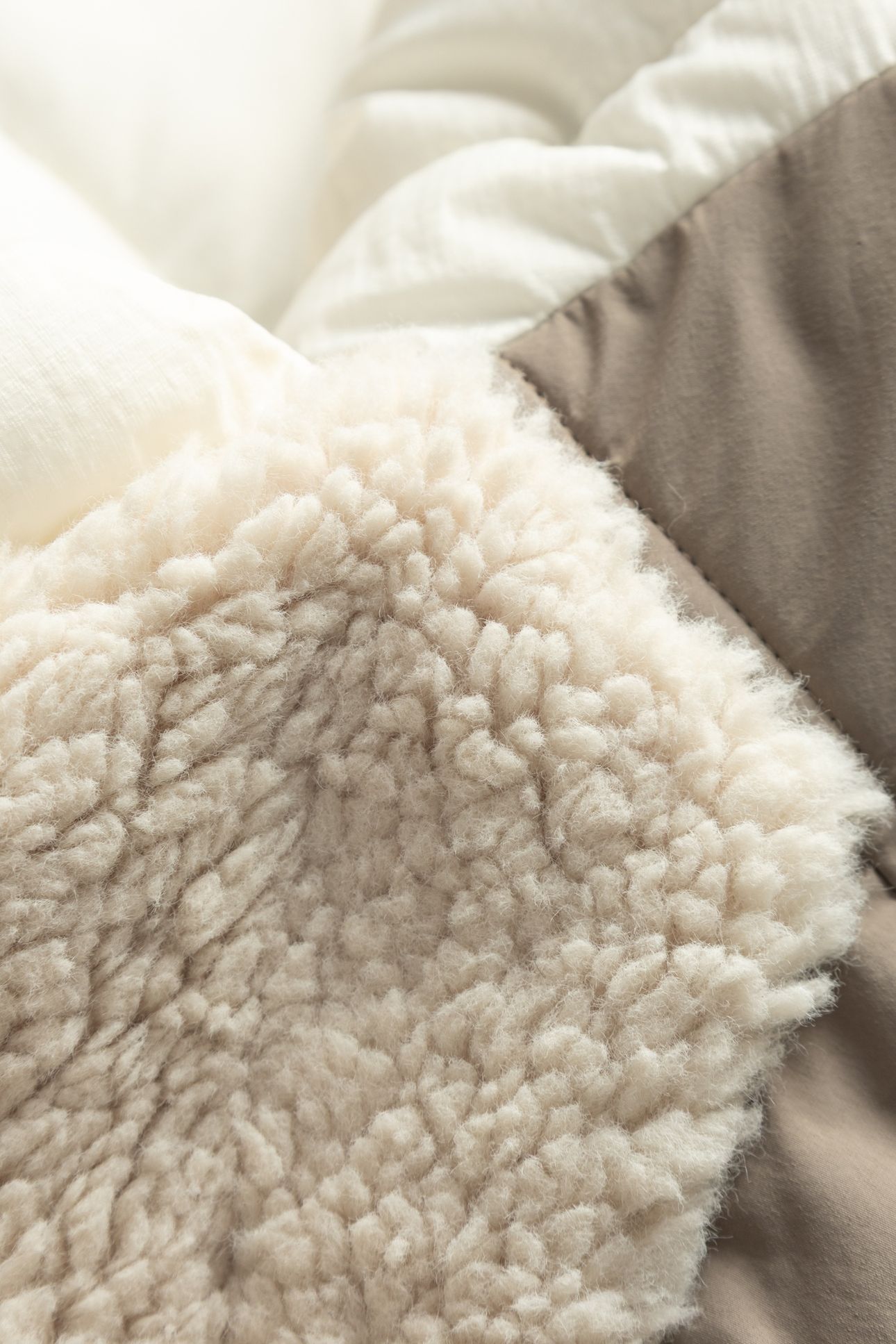 BEIGE PADDED JACKET WITH FUR-LINED HOOD 9
