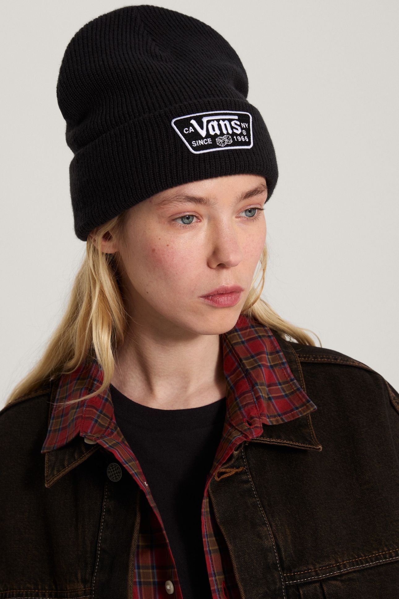 UNISEX KNU PATCH BEANIE BLACK 1