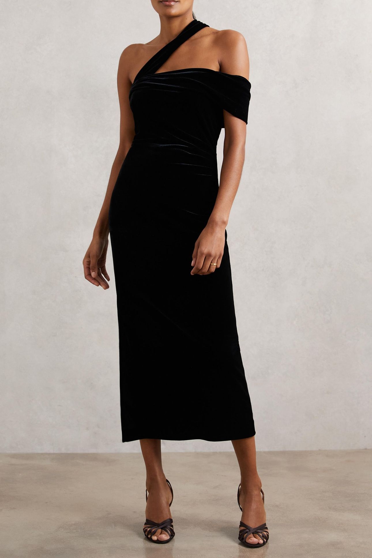 ONE SHOULDER VELVET MIDI DRESS BLACK 1