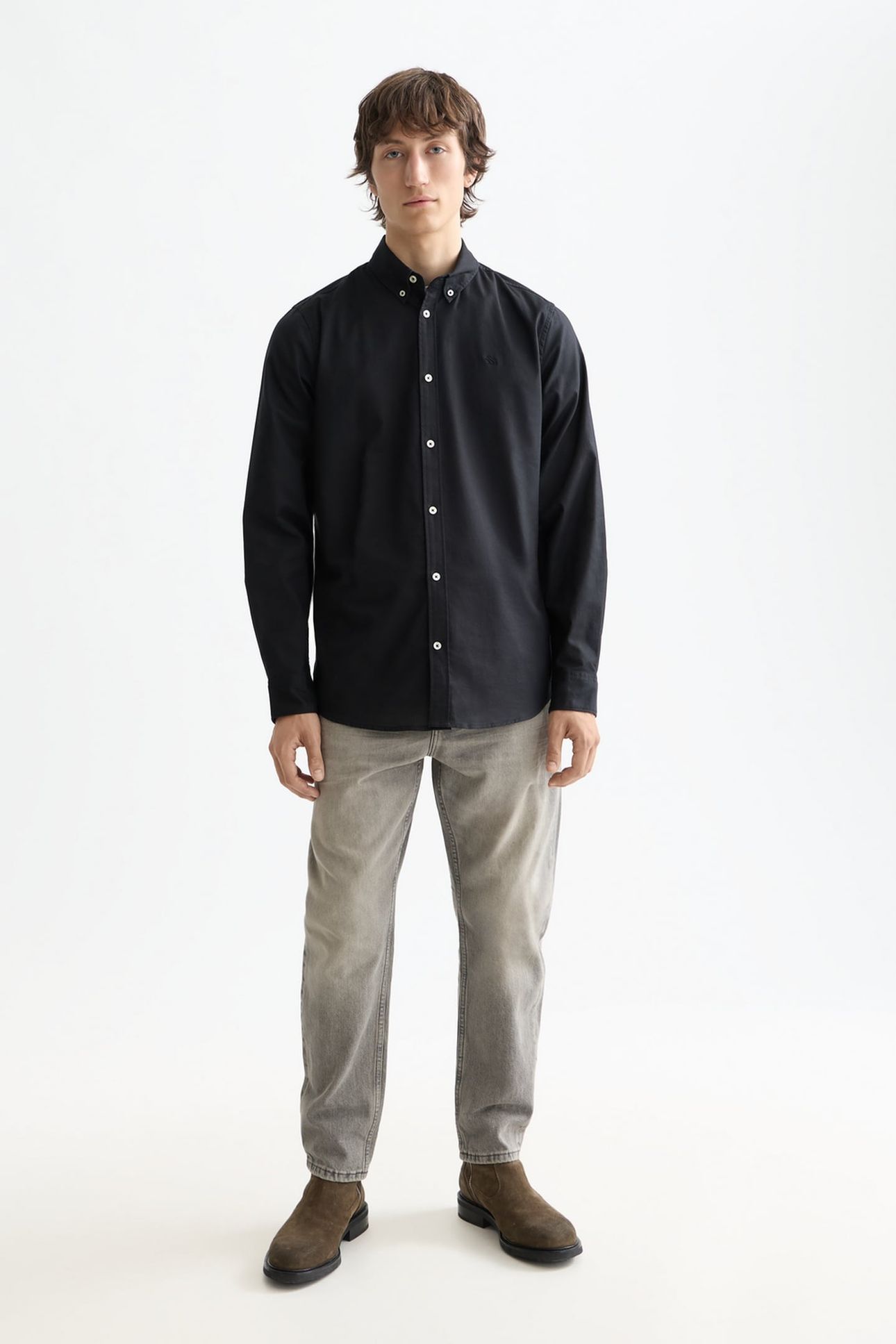 OXFORD SOLID REGULAR-FIT SHIRT BLACK 3