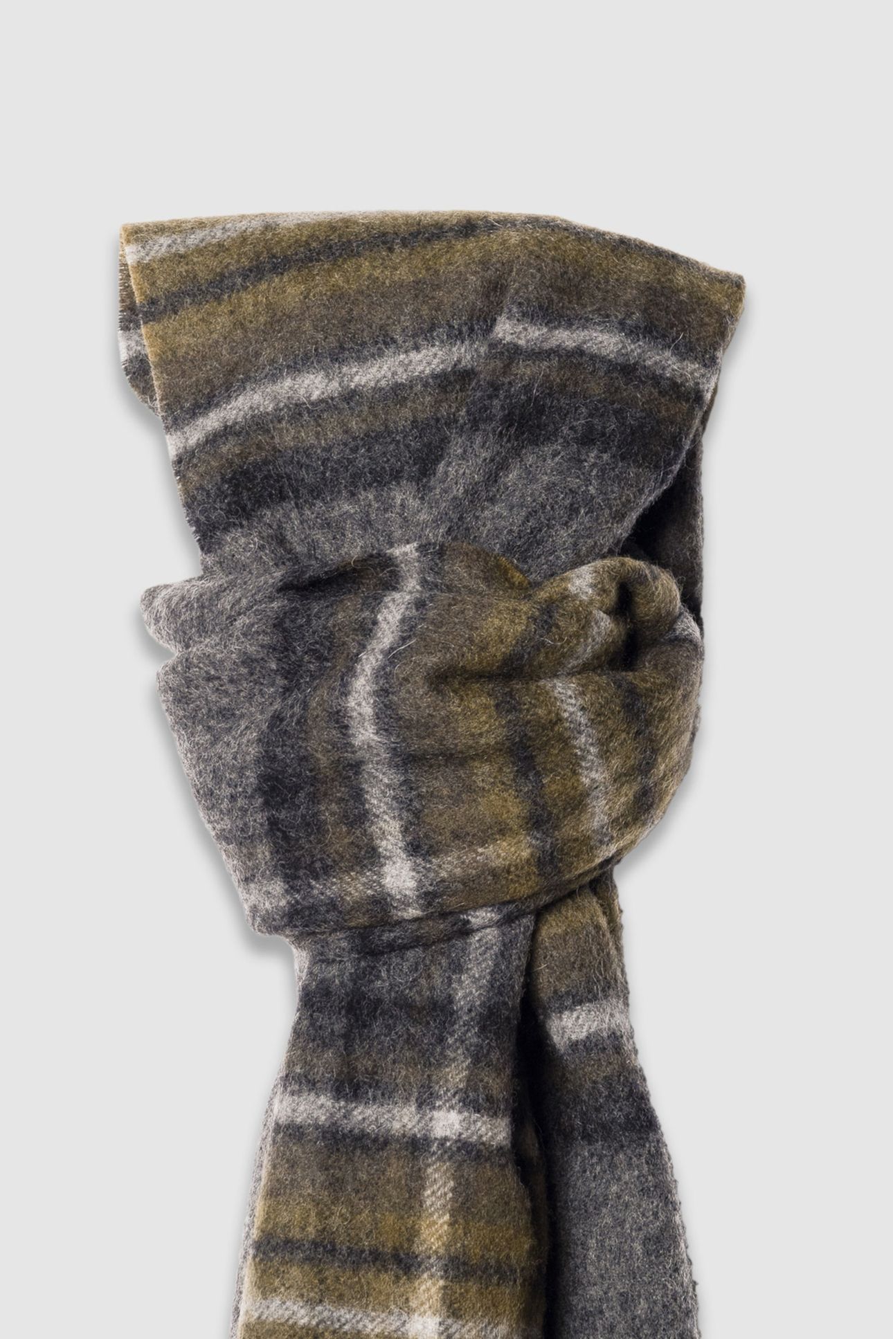 GREY CHECKED SCARF 2