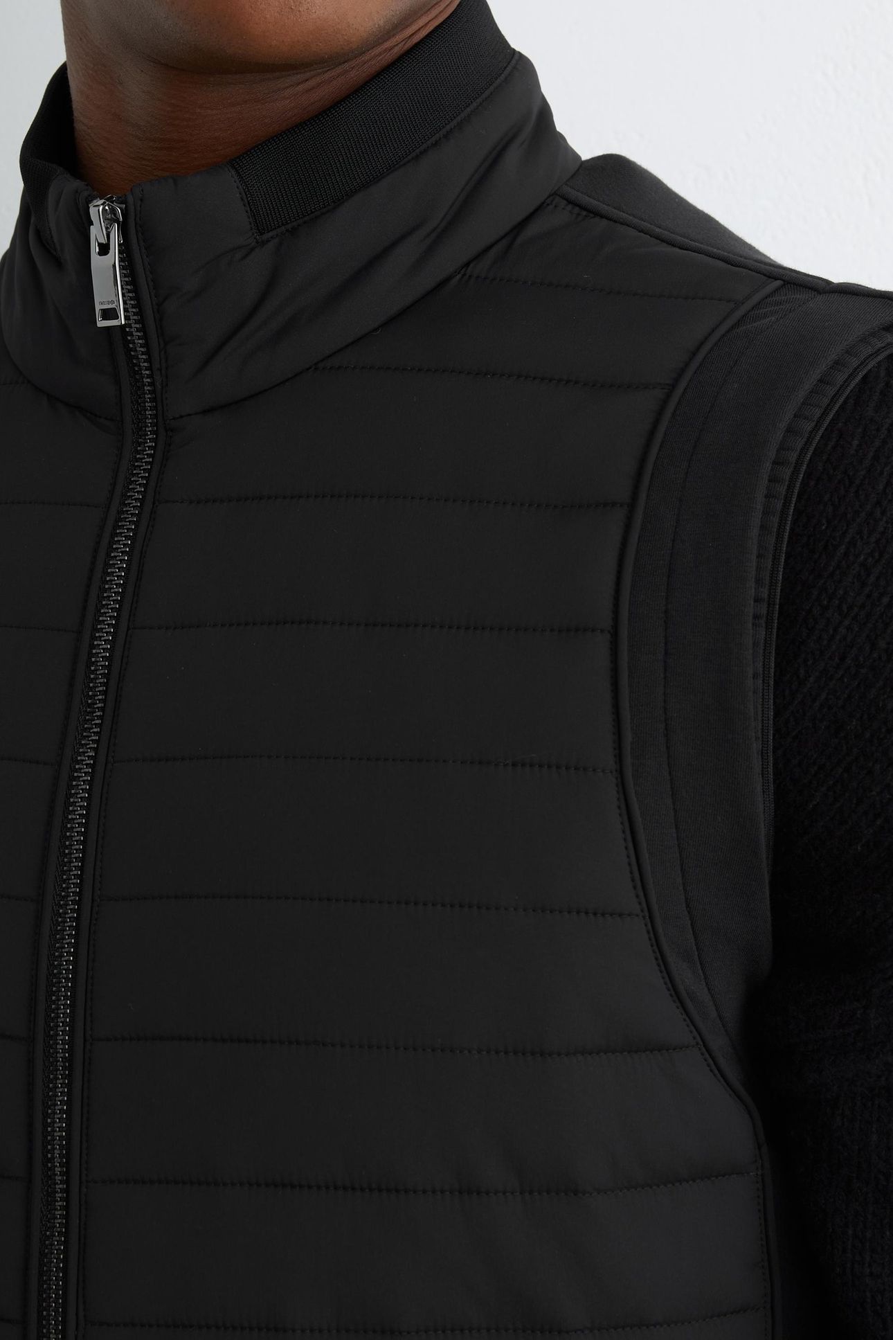 LS ZIP THROUGH GILET BLACK 6