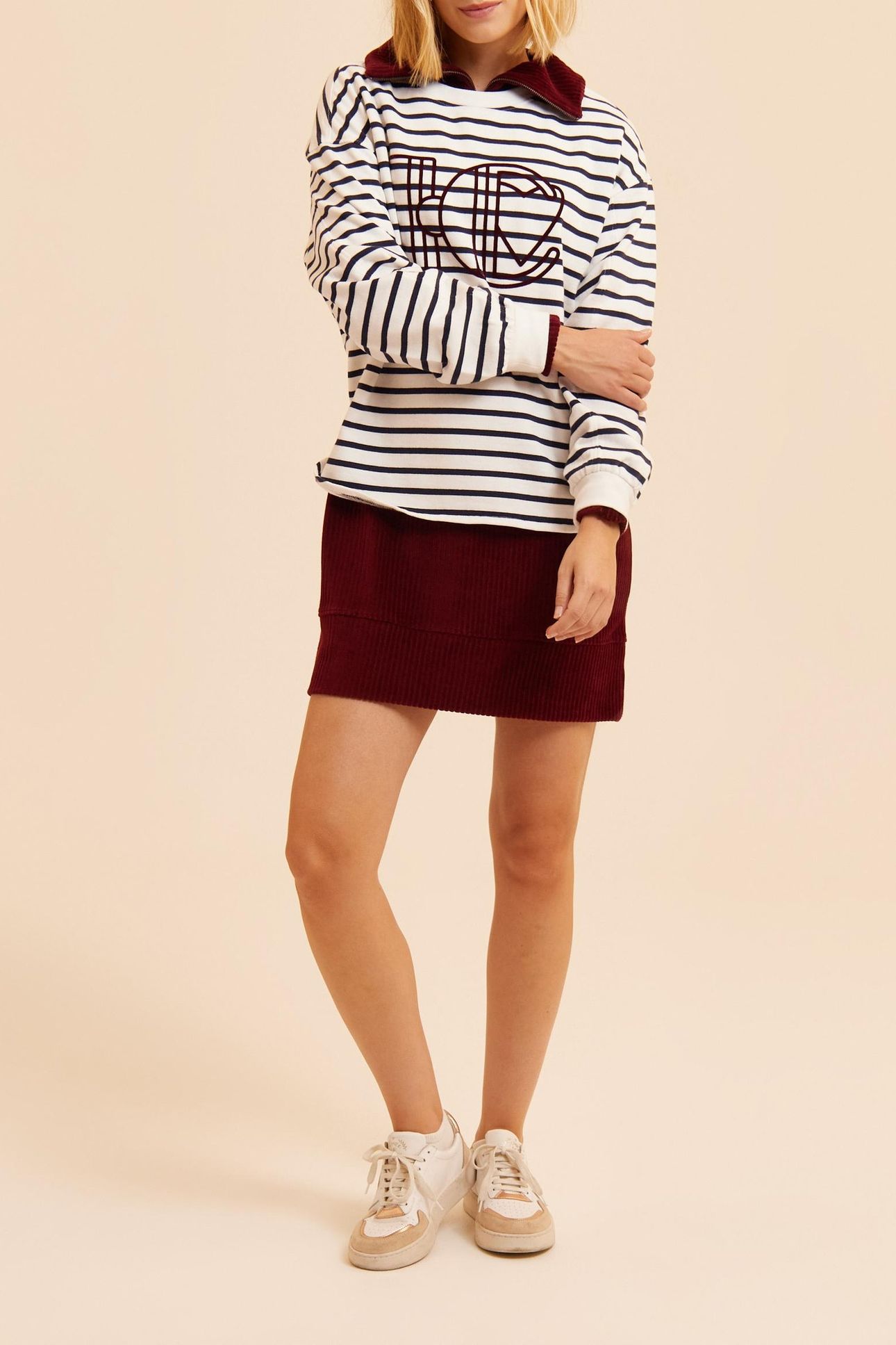 WHITE SWEATSHIRT NAVY BLUE STRIPES 4