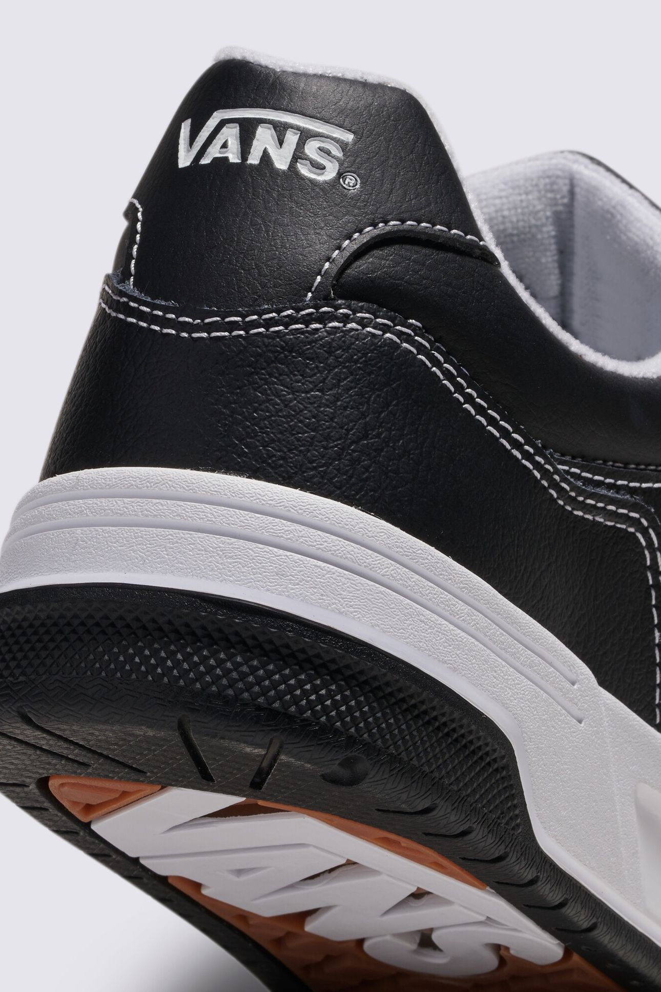 UNISEX UPLAND BLACK/WHITE 8