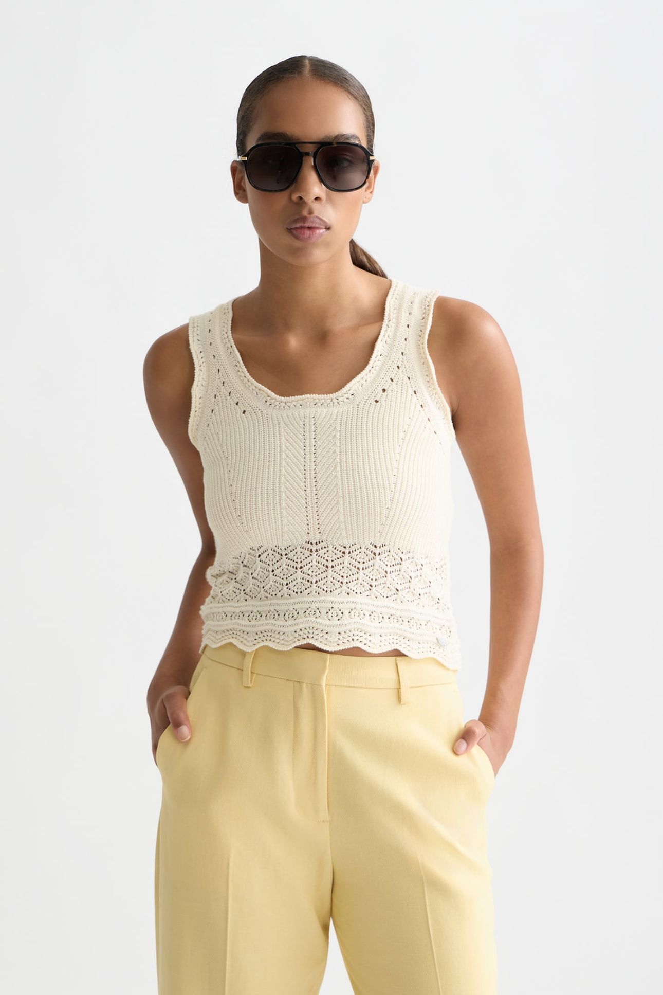POINTELLE KNITTED VEST EGGNOG 1
