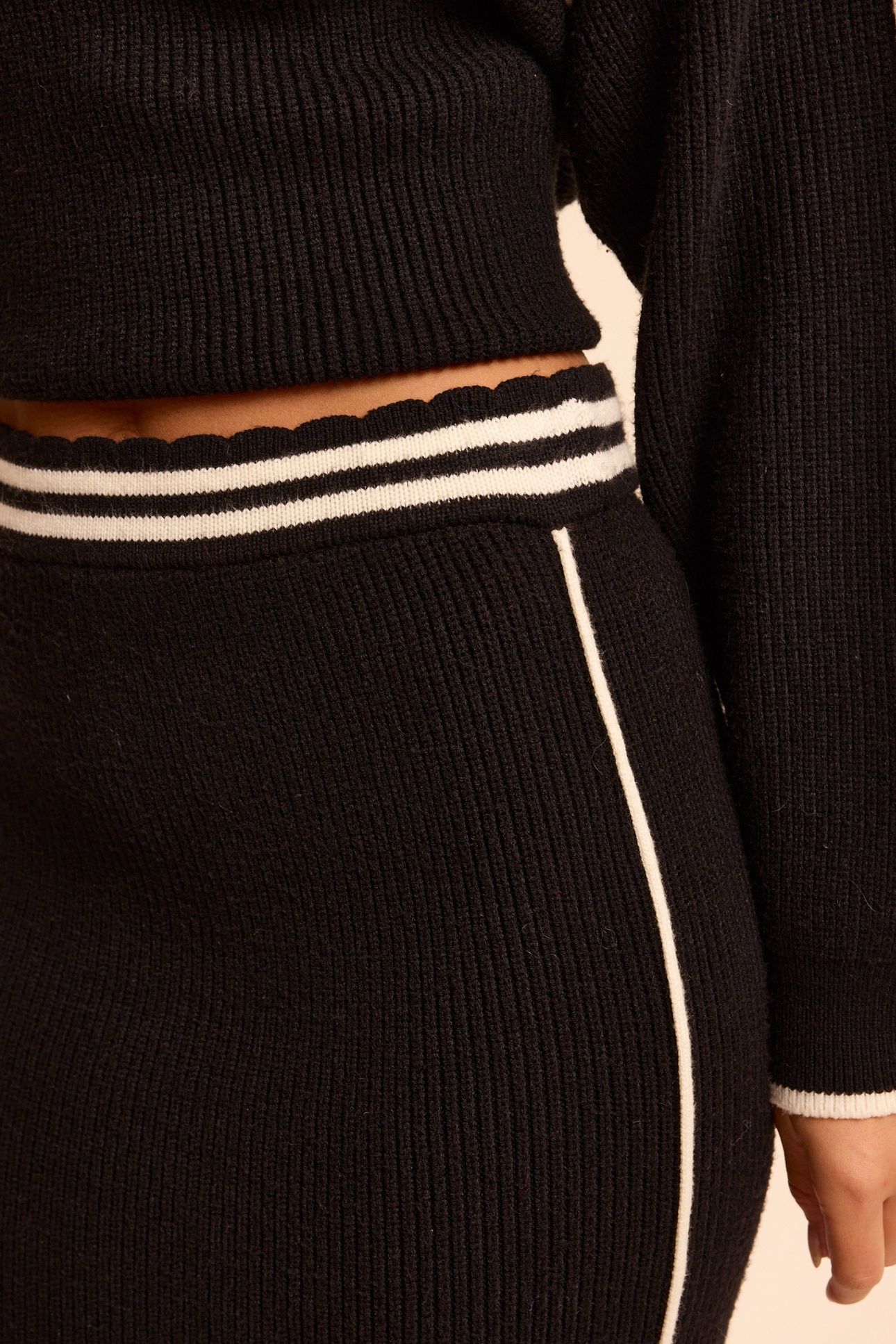 BLACK KNIT SPORTY PENCIL SKIRT 5