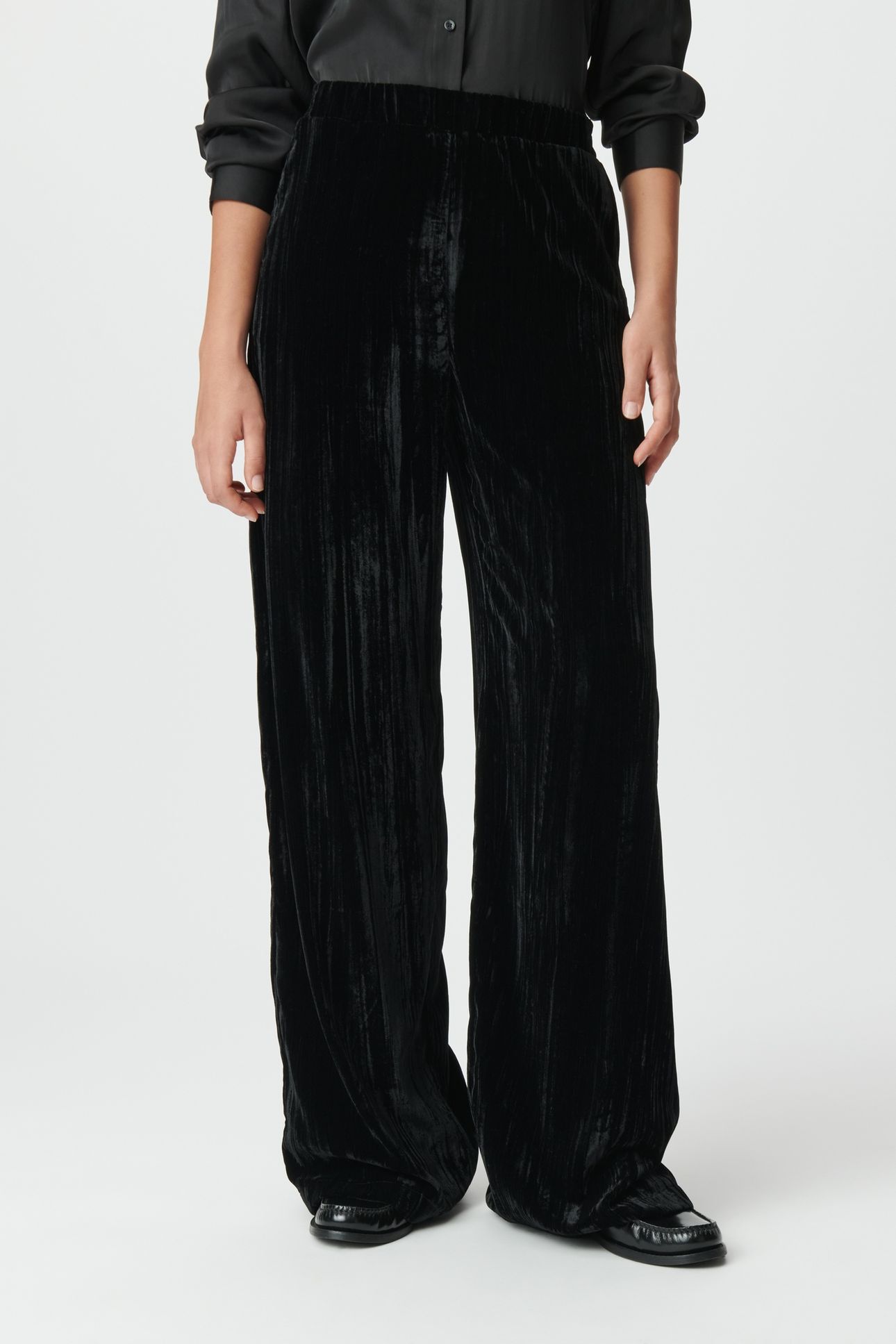 BLACK CRUSHED VELVET WIDE-LEG TROUSERS 1