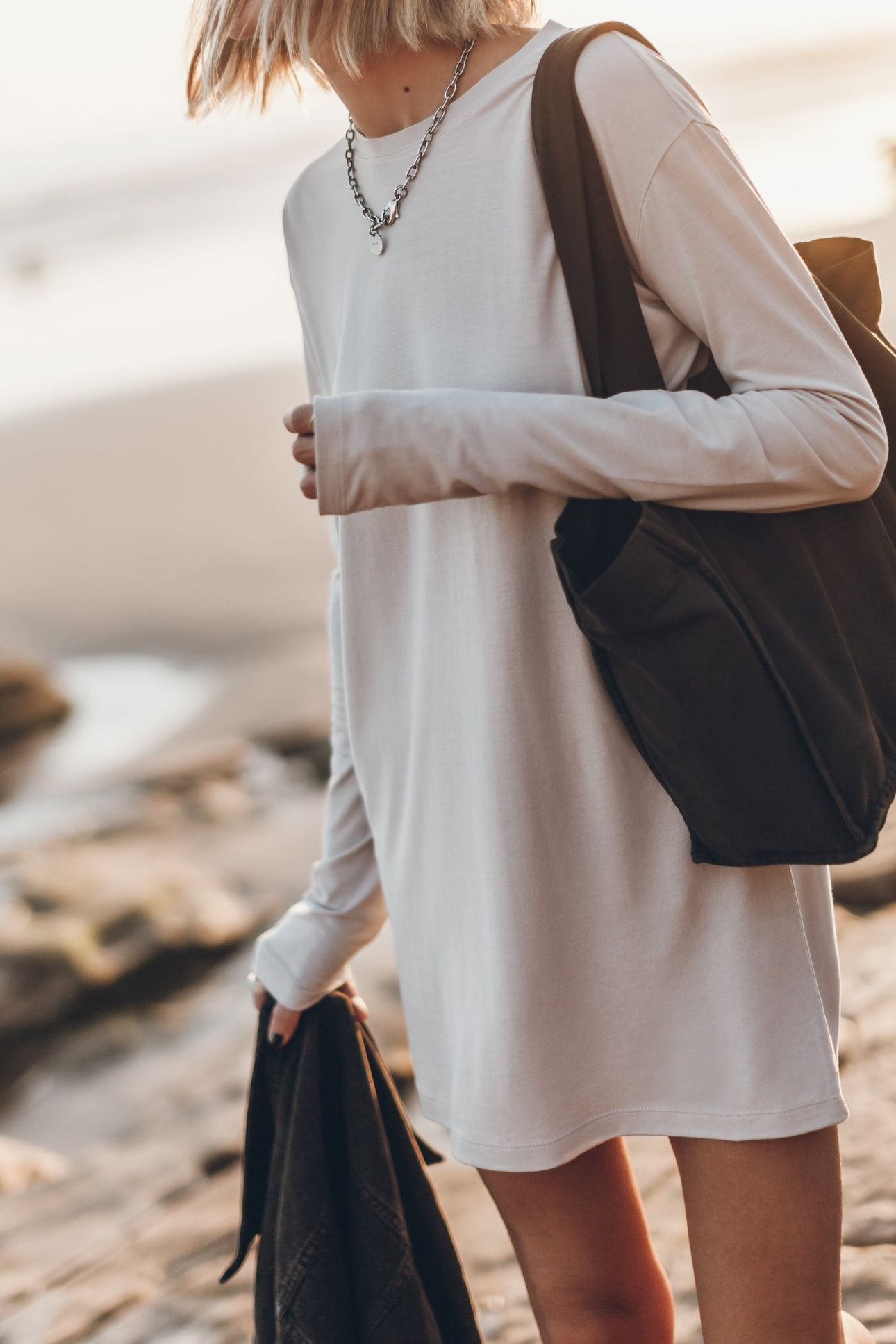 THE LIGHT SHORT LONGSLEEVE DRESS 1