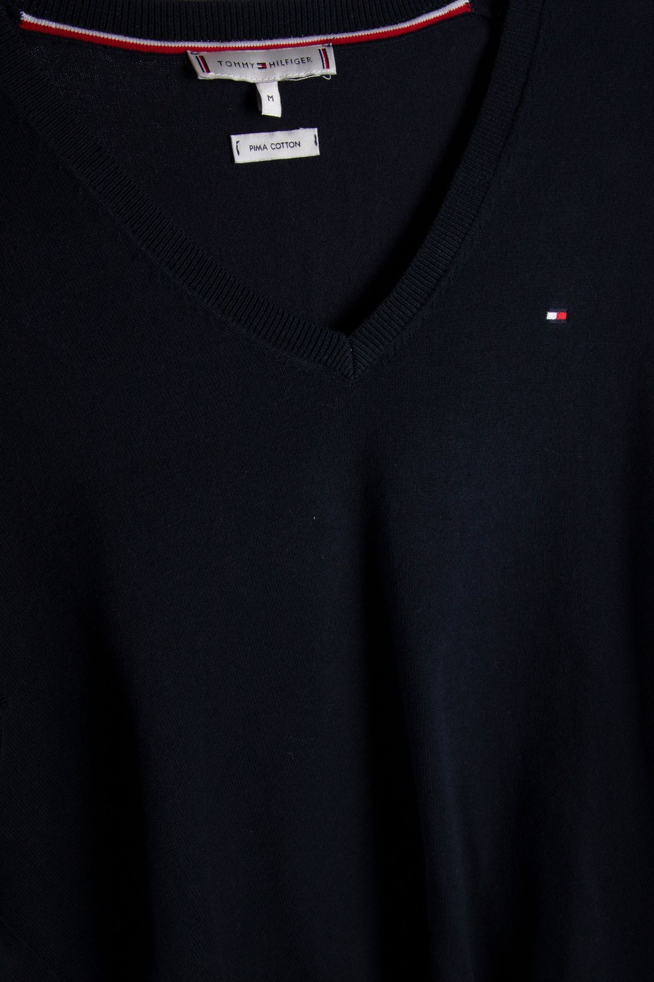 HERITAGE V-NECK SWEATER MIDNIGHT 5