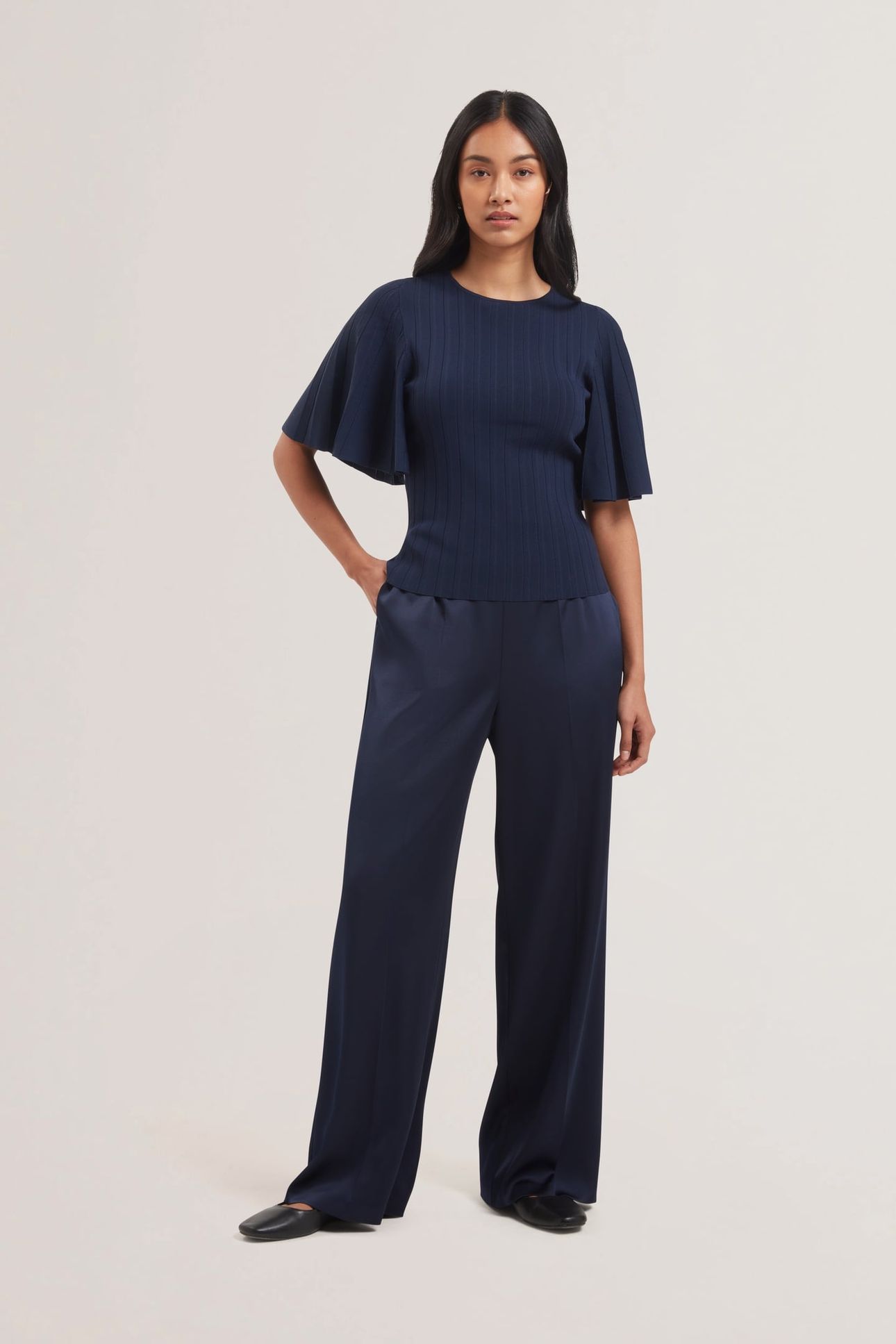 IIVANNA CREW NECK FLUTED SLEEVE KNIT NAVY 2