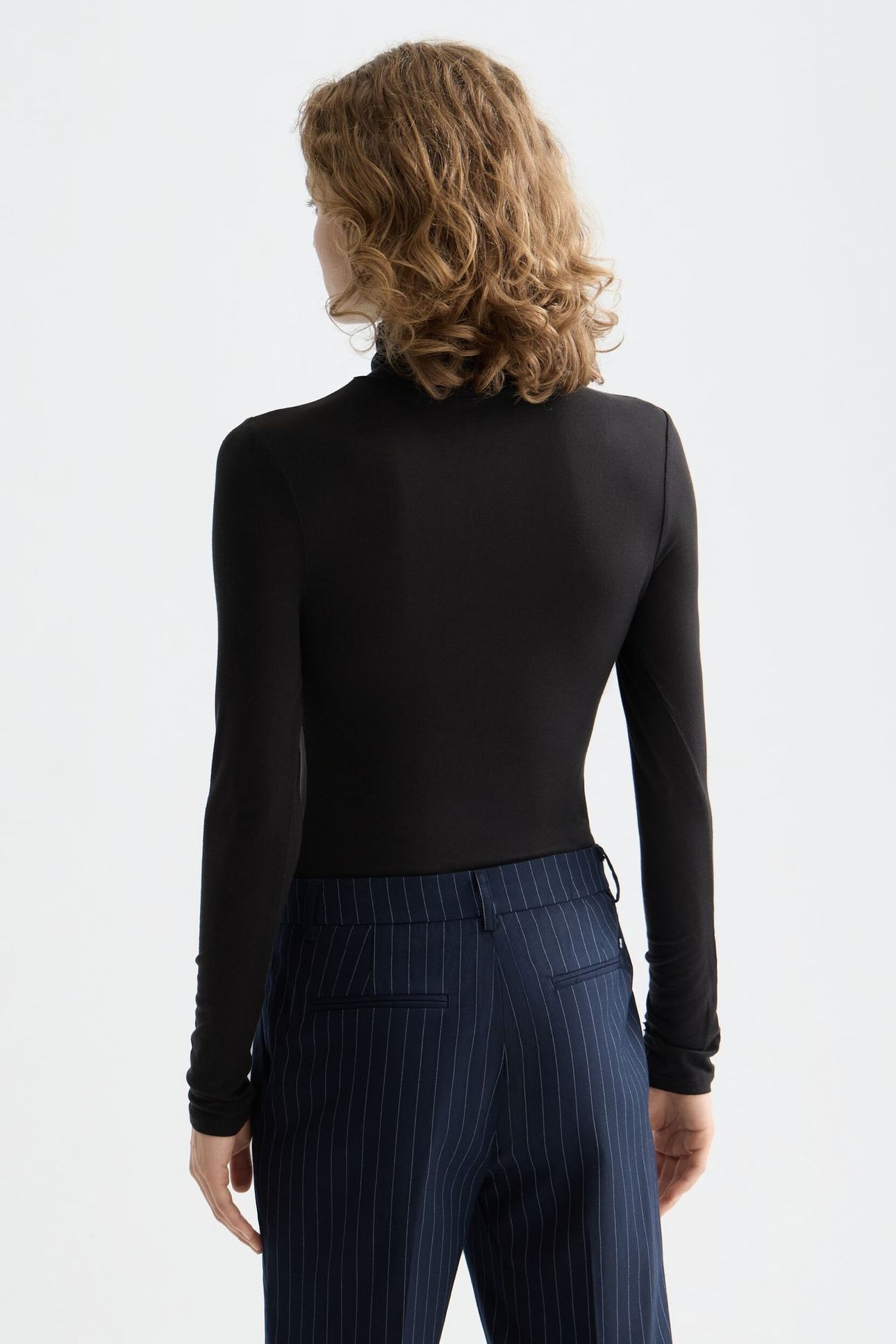 ROLL UP NECK LONG SLEEVE T-SHIRT BLACK 3