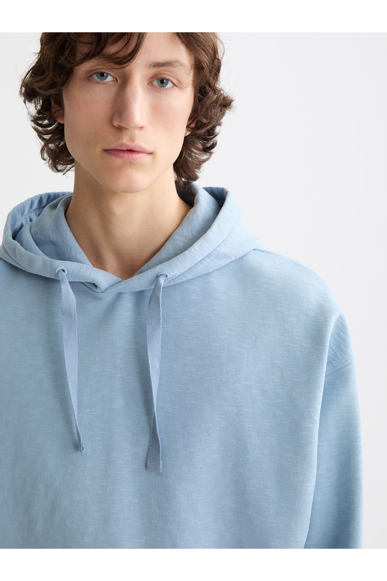 SEASONAL CORE - 3 CROSSES GARMENT-DYED HOODIE FADED DENIM 7