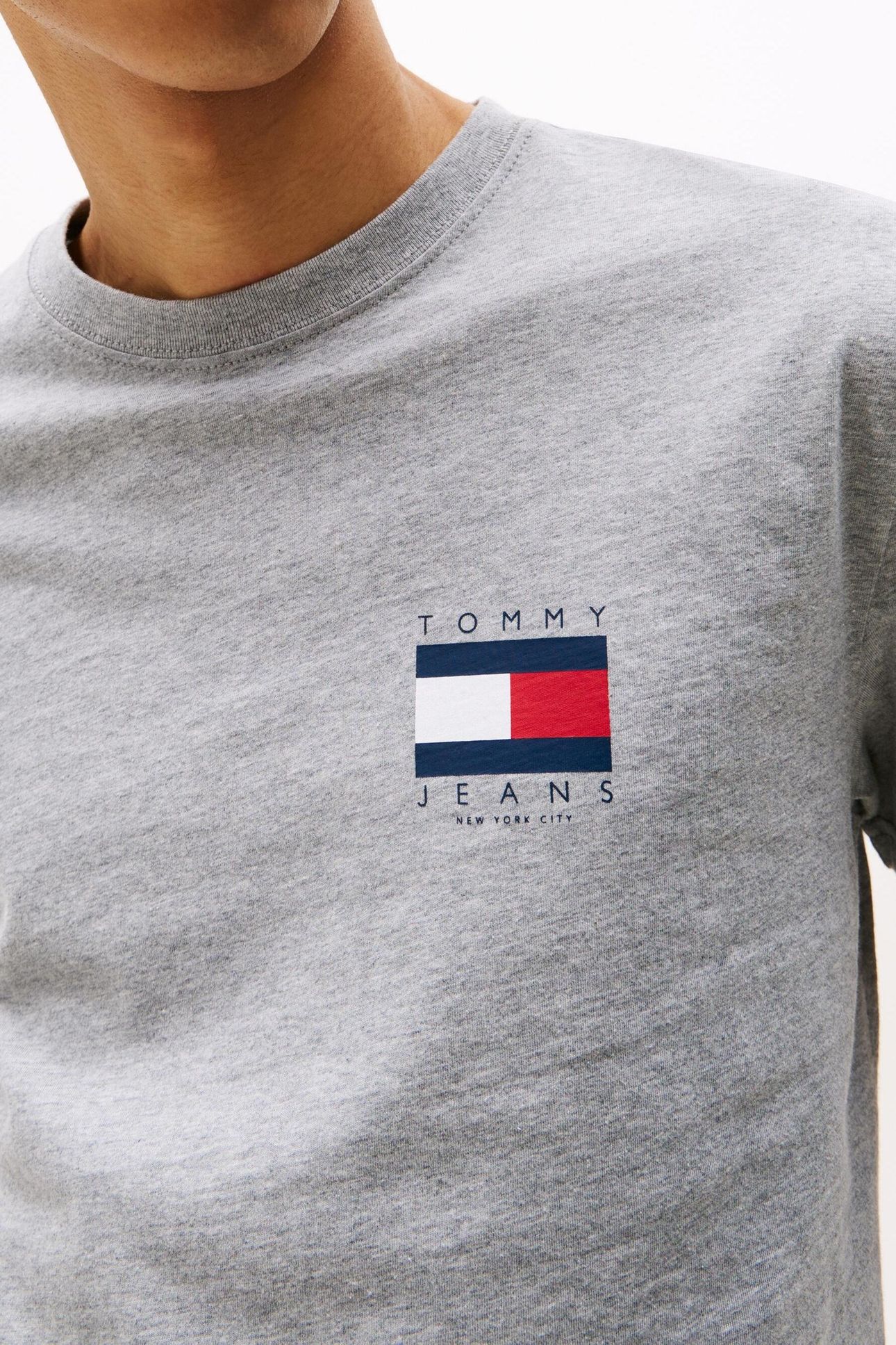 TJM REG FLAG GRAPH TEE GREY HEATHER 6
