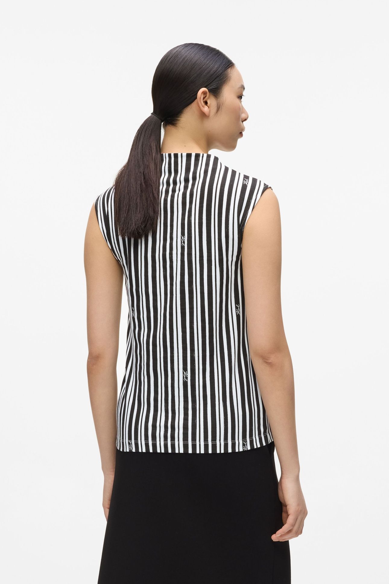 STRIPED FEMININE T-SHIRT BLACK STRIPES 2