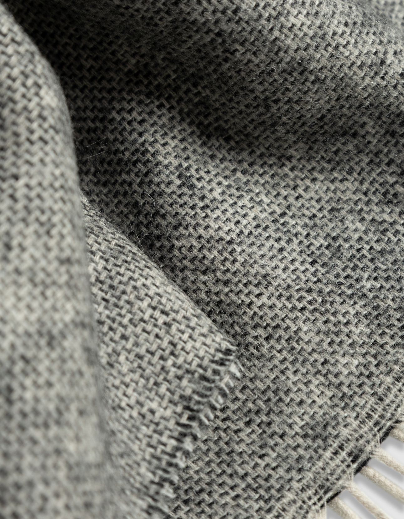 GREY MARL SCARF WITH FRINGES 5