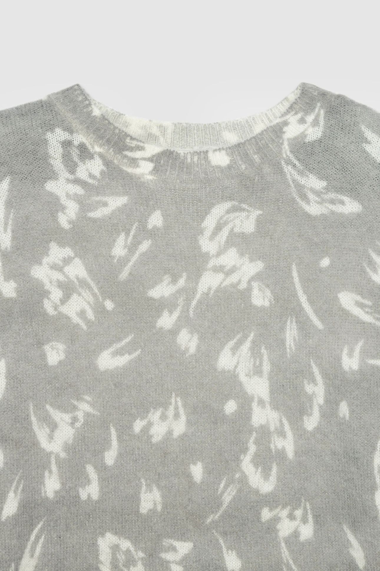 GREY WINTER SWEATER WITH ECRU TACHIST PRINT 7