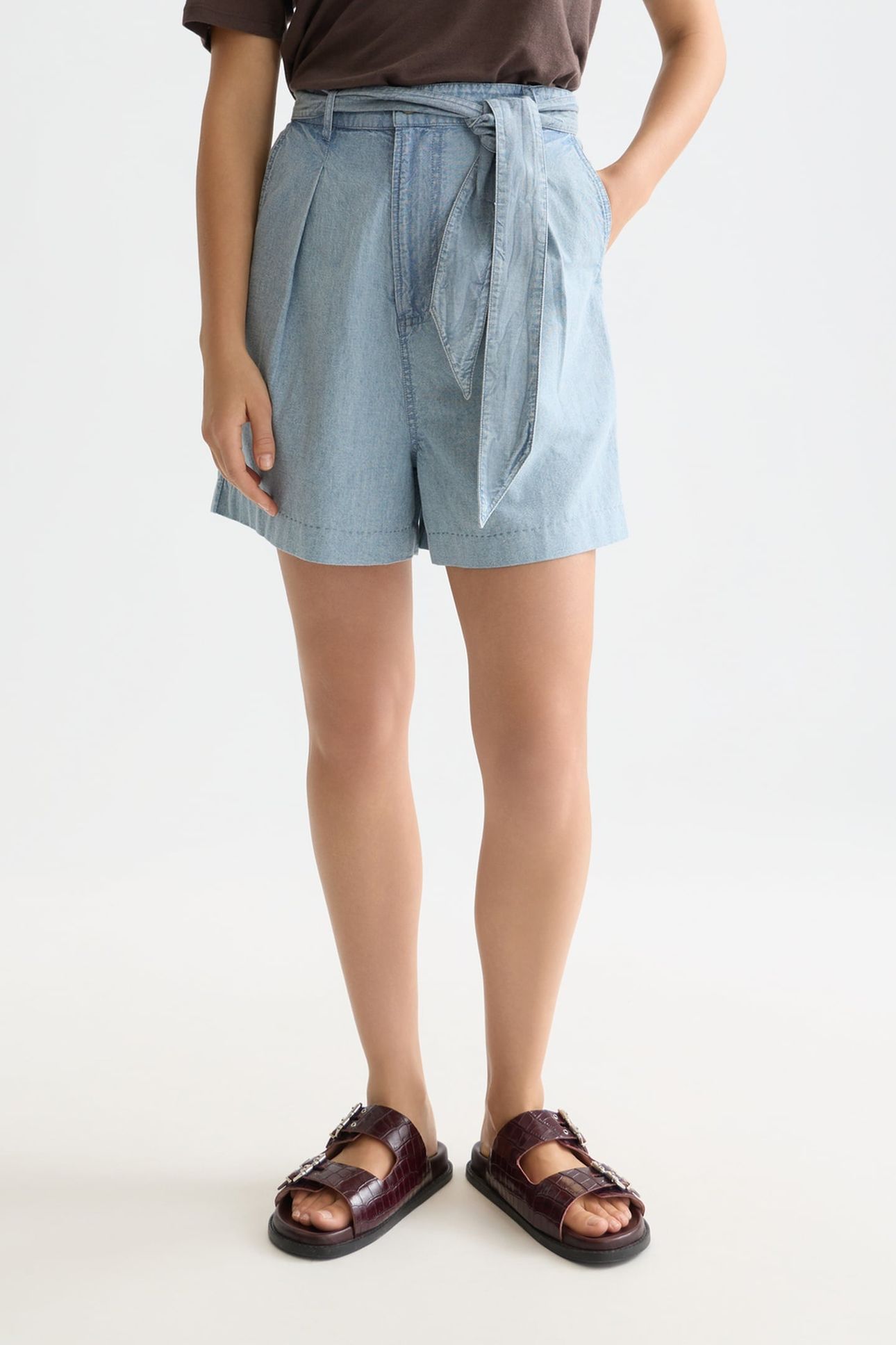 LIGHTWEIGHT INDIGO SHORT SHINE A LIGHT 1