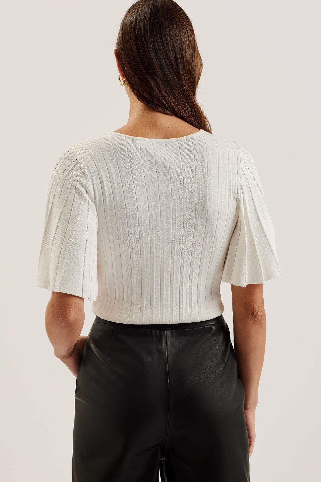 IIVANNA CREW NECK FLUTED SLEEVE KNIT IVORY 2