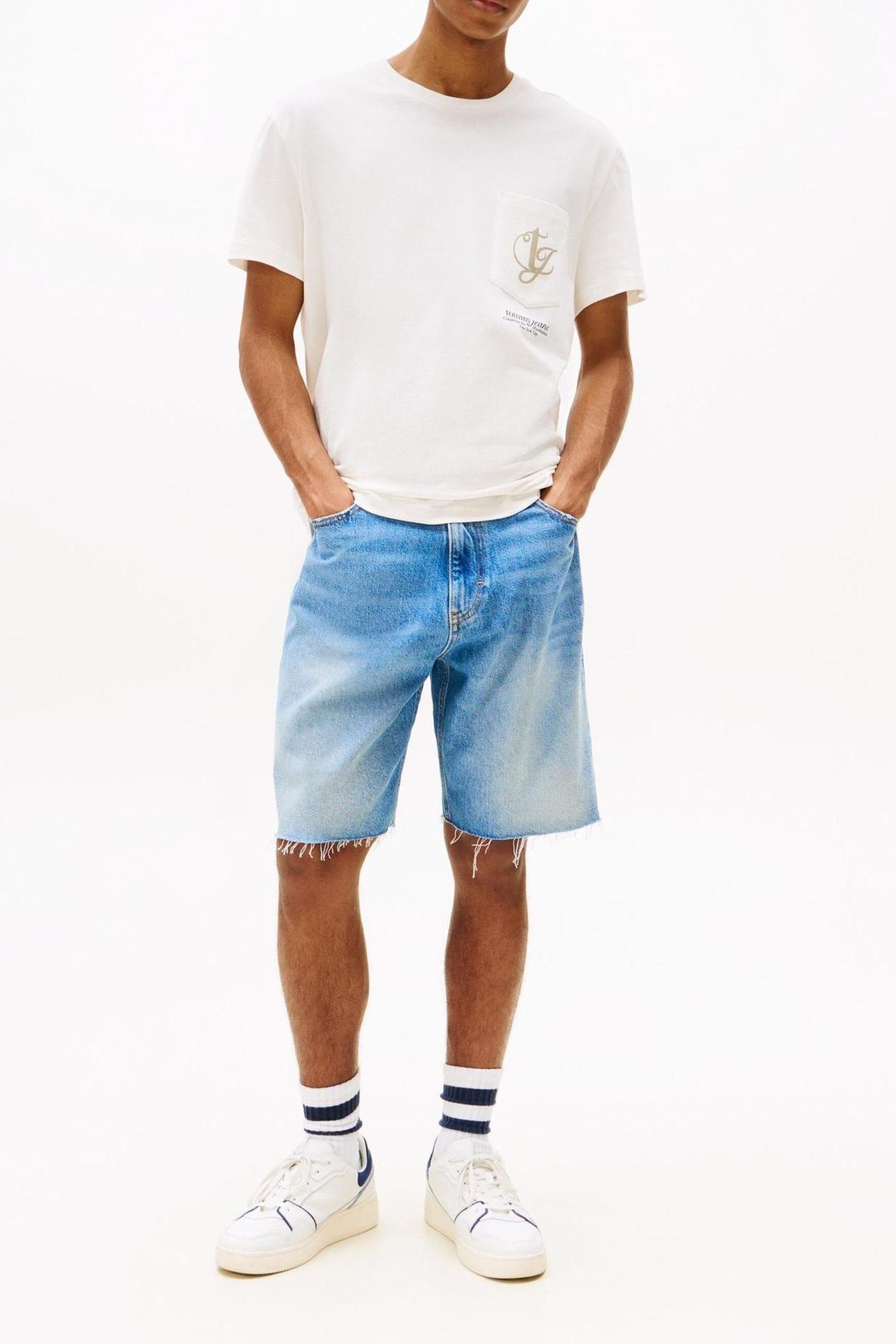 TJM REG MONOGRAM TEE ANCIENT WHITE 2