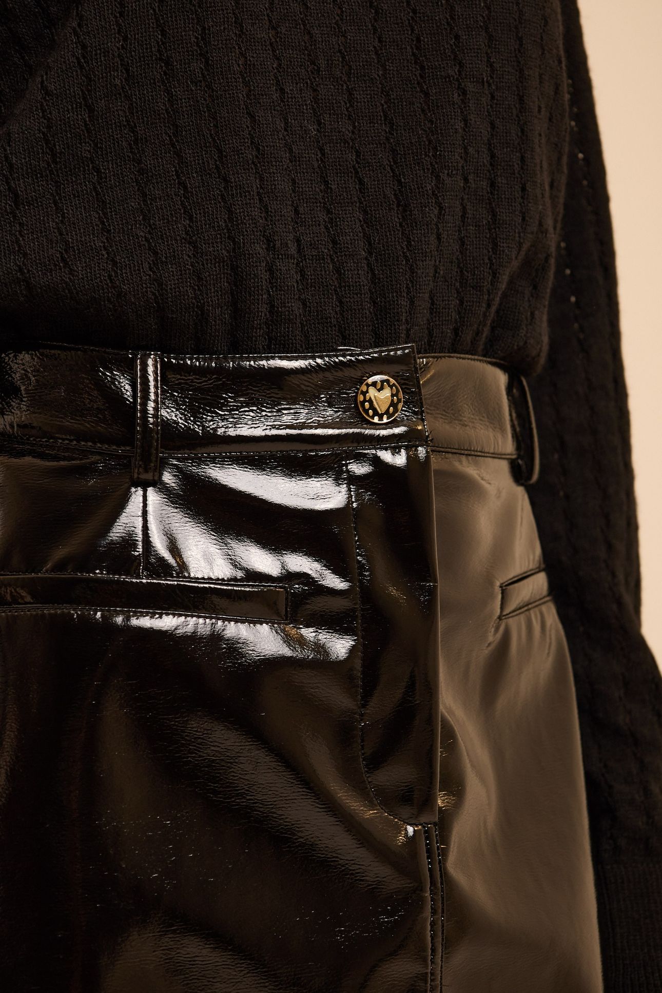 BLACK VINYL SHORT SKIRT 7