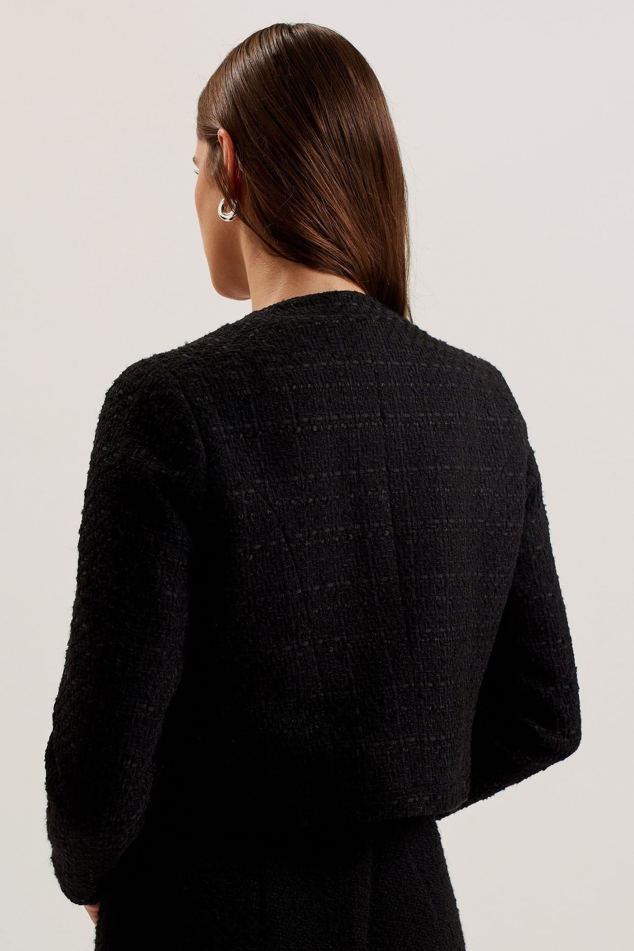 KOMA ROSE BUTTON CROPPED BOUCLE TAIL BLACK 2