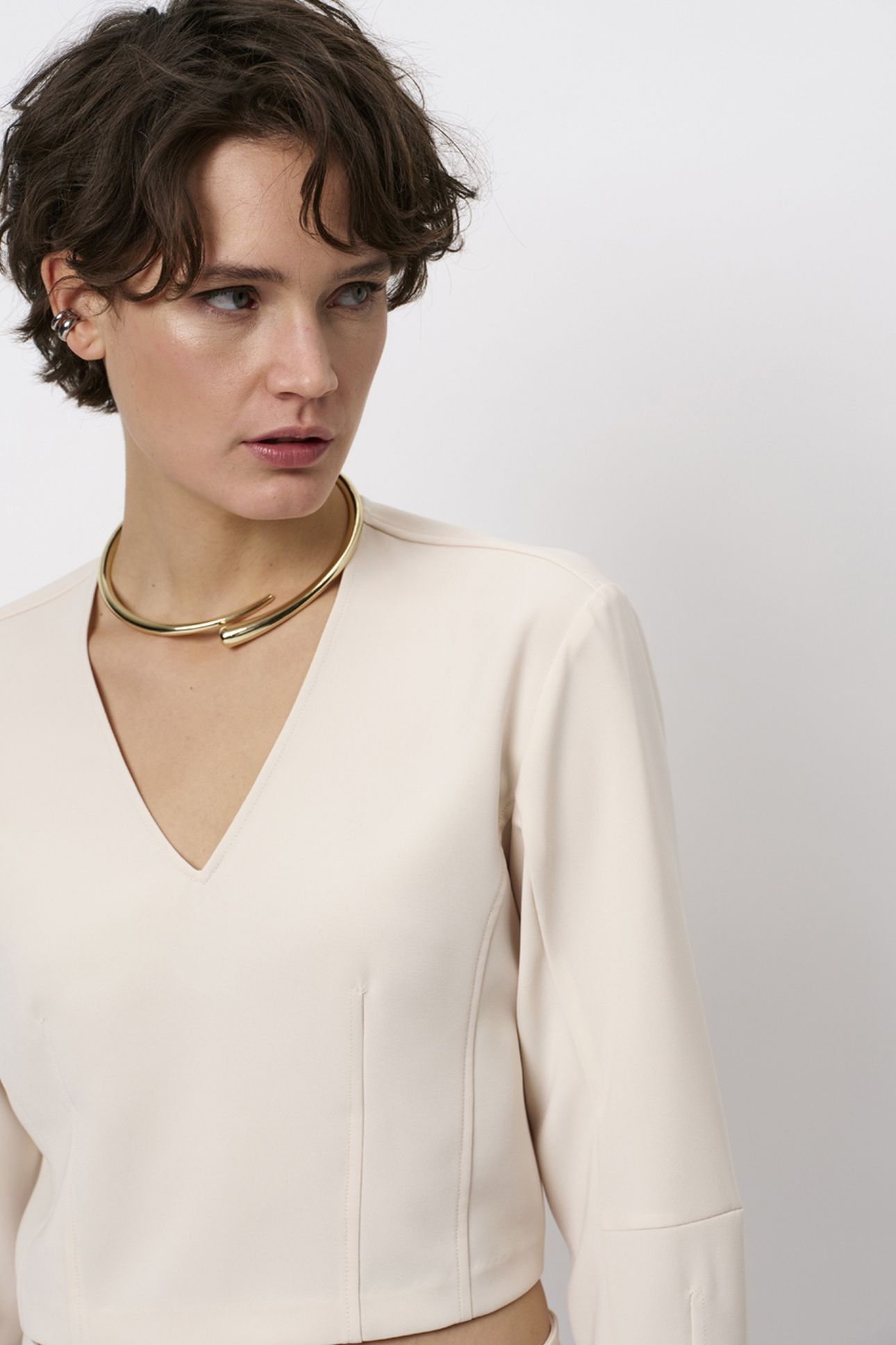 CINDER V-NECK TOP OATMEAL CREAM 7