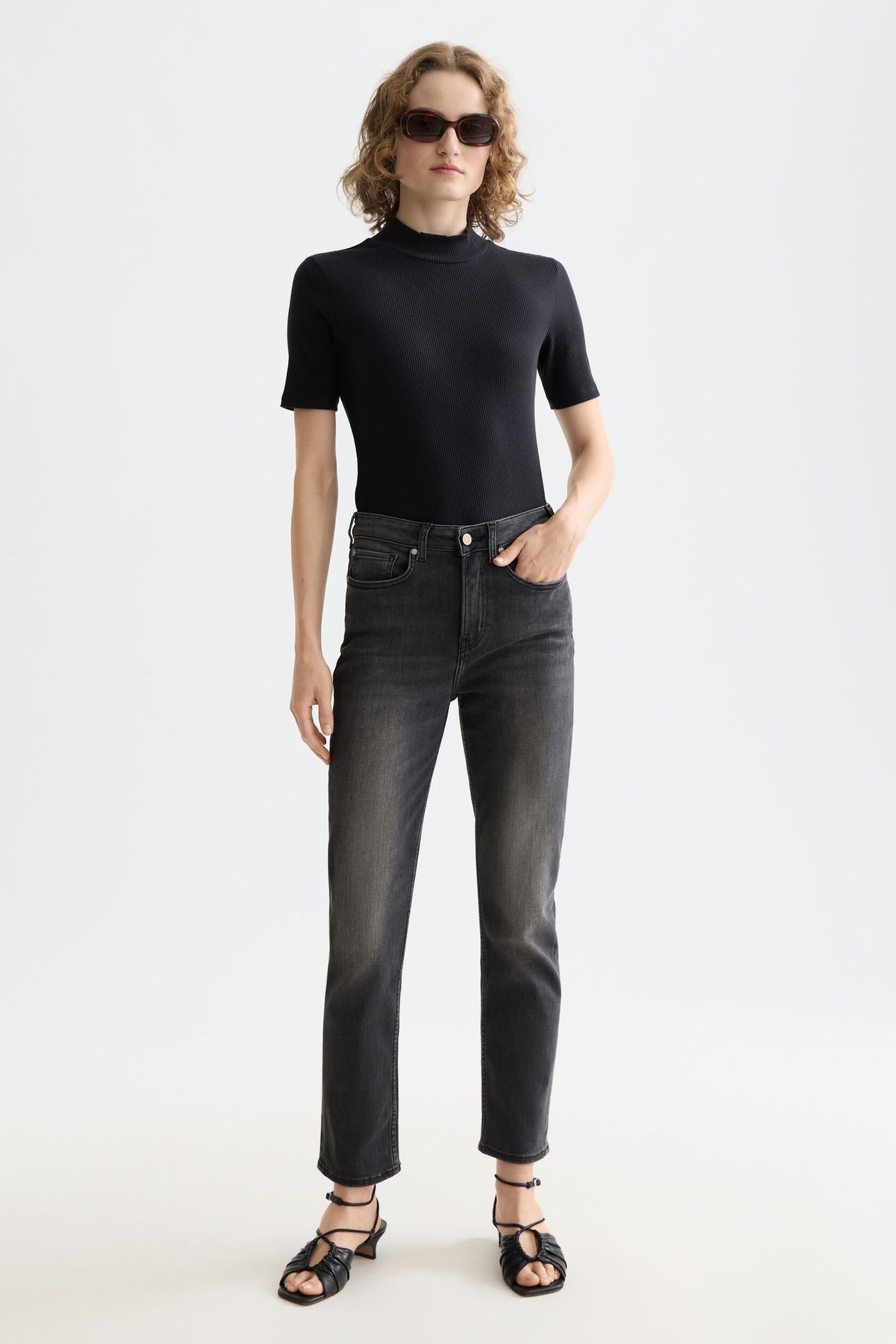 MOCK NECK RIB T-SHIRT BLACK 2