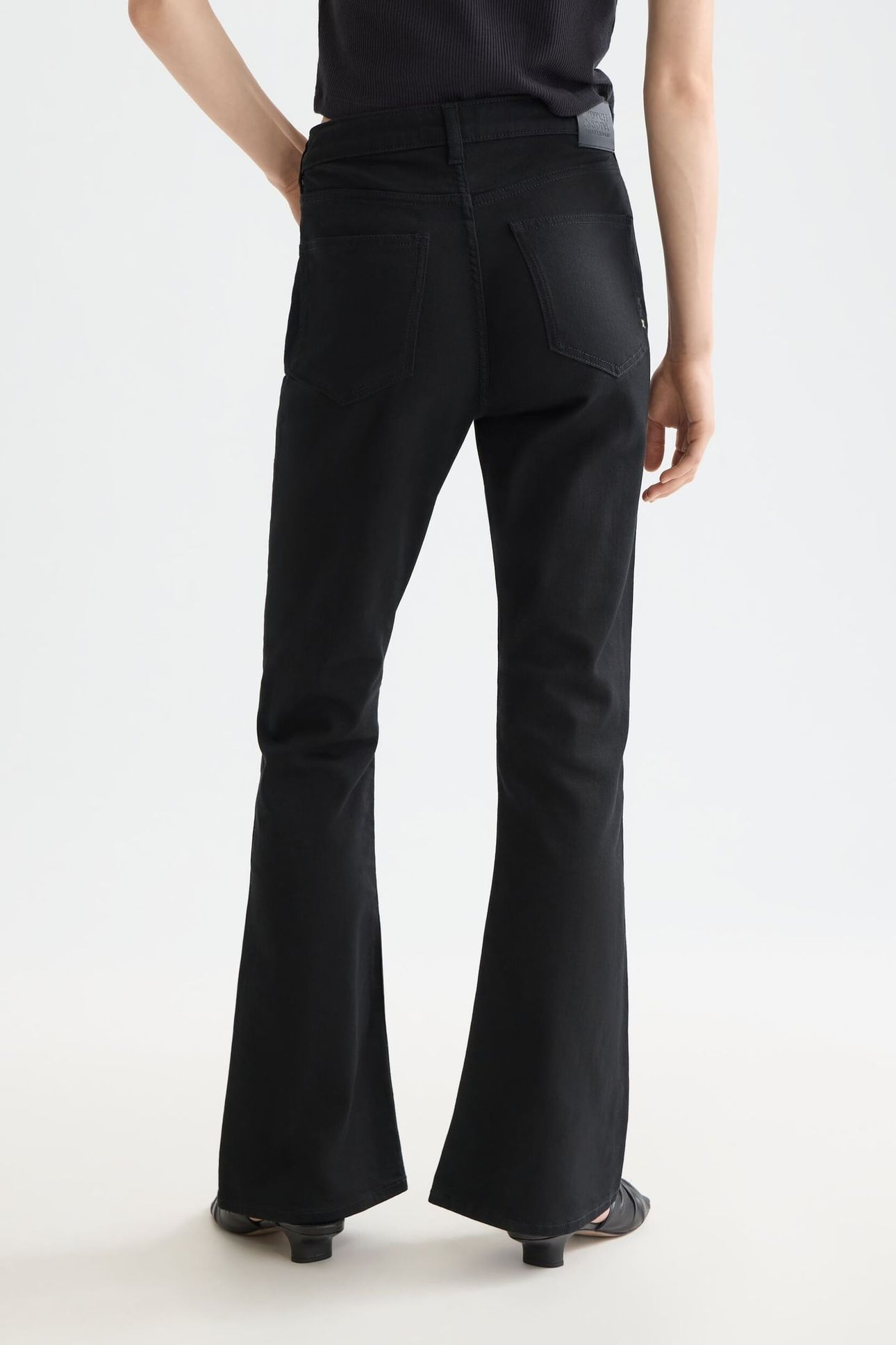 THE CHARM FLARED JEANS STAY BLACK 3