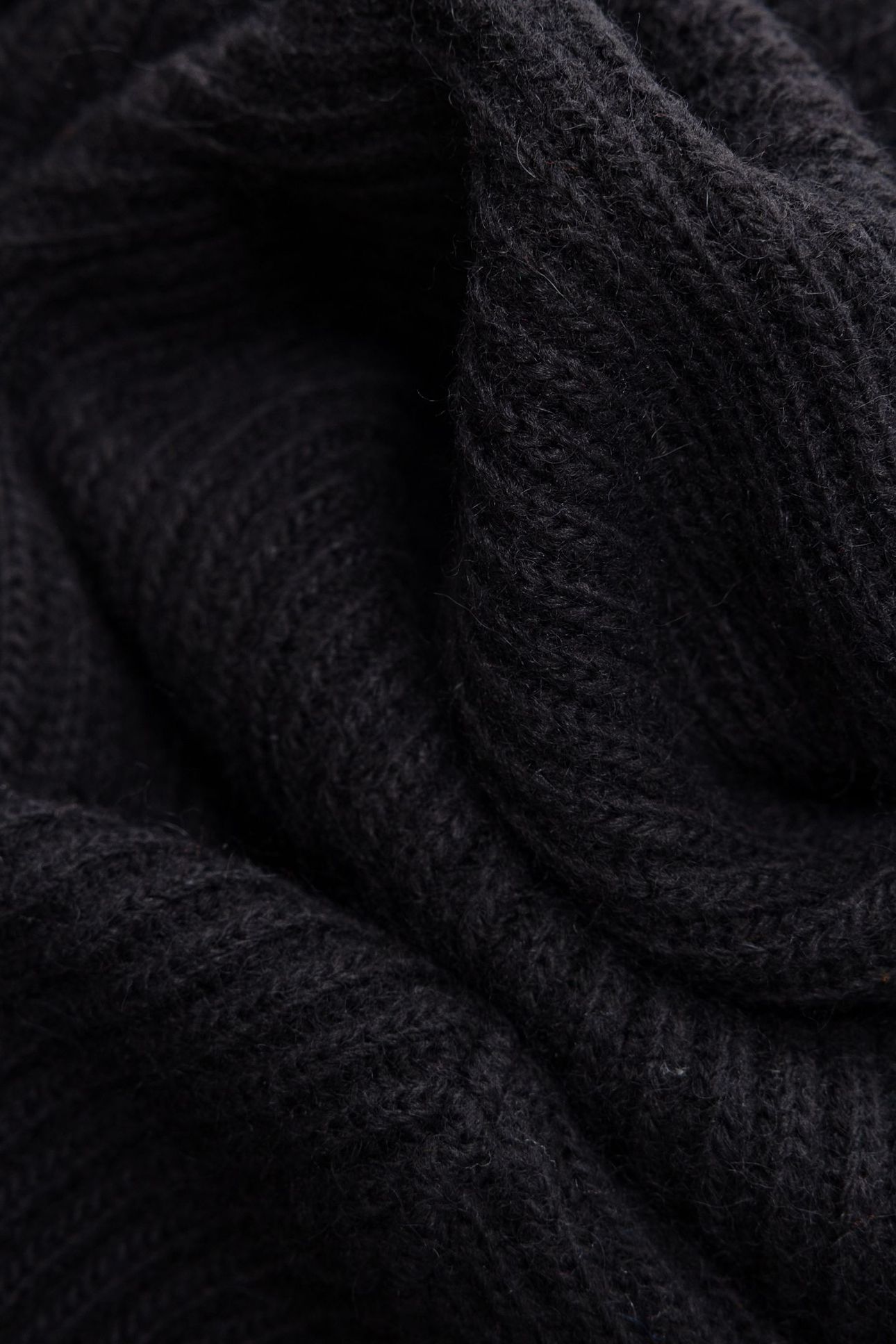 BLACK KNIT SLEEVELESS HOODIE 8