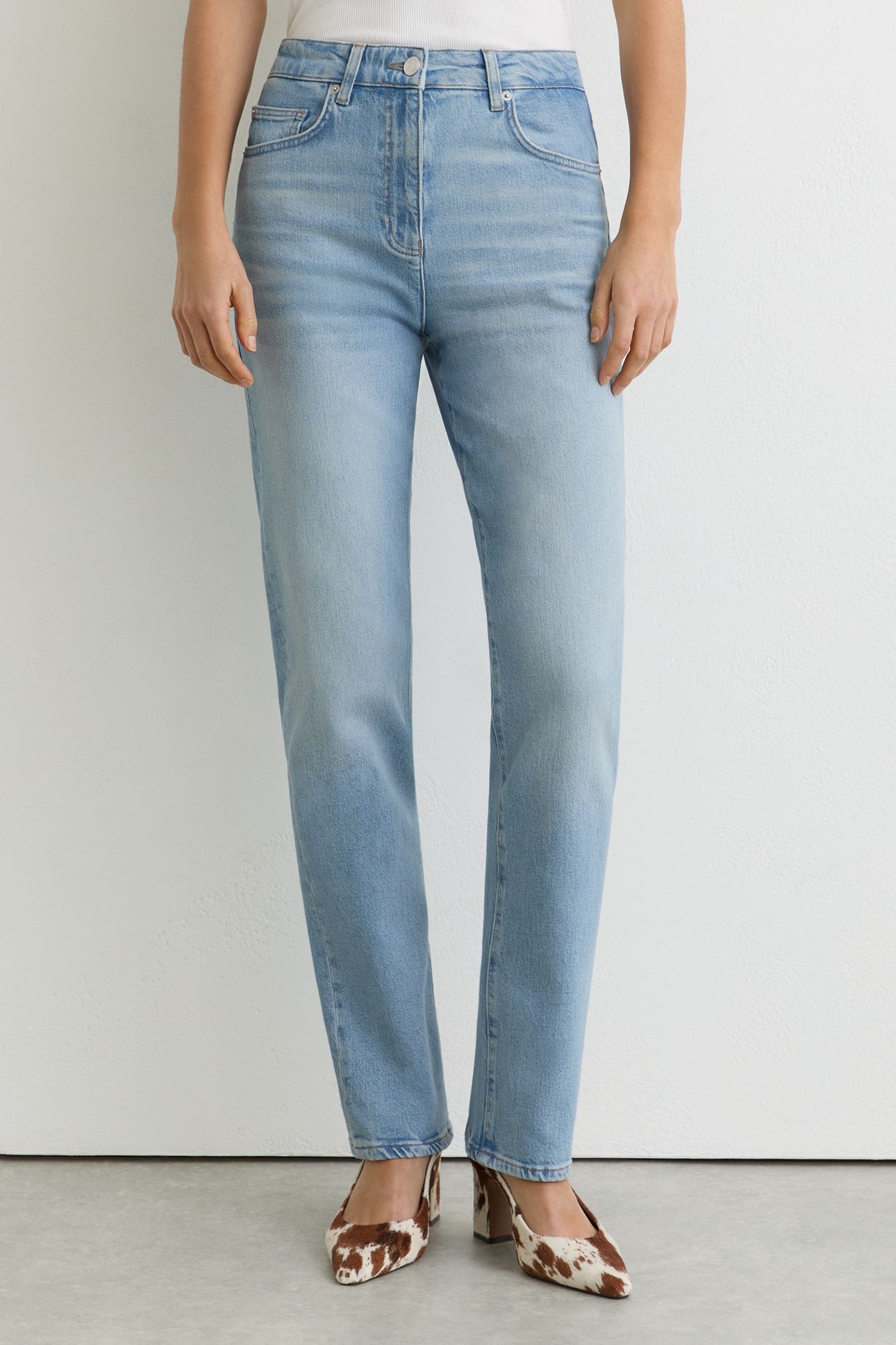 SLIM STRAIGHT JEAN LIGHT BLUE 2