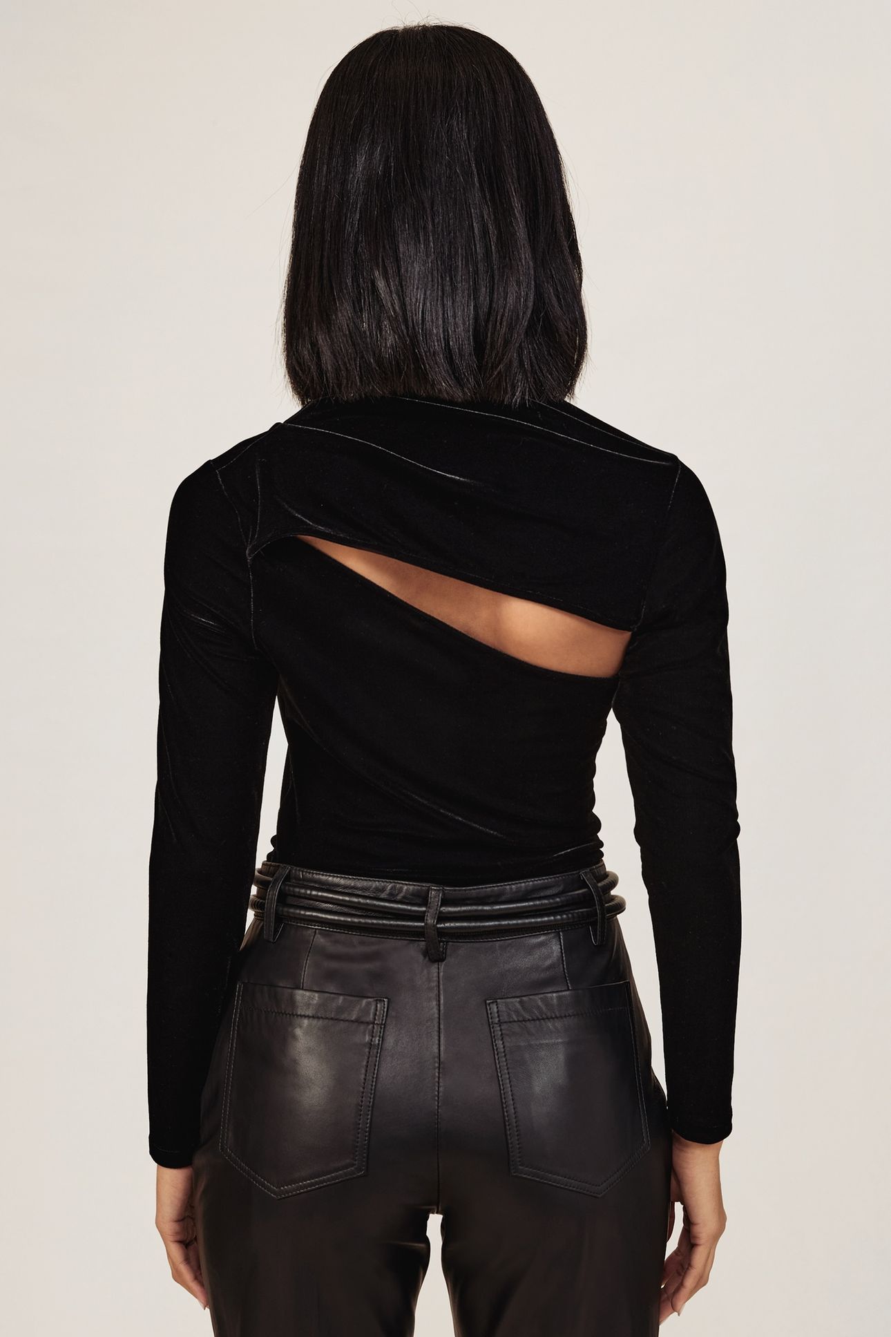 LONG SLEEVE VELVET TOP BLACK 2