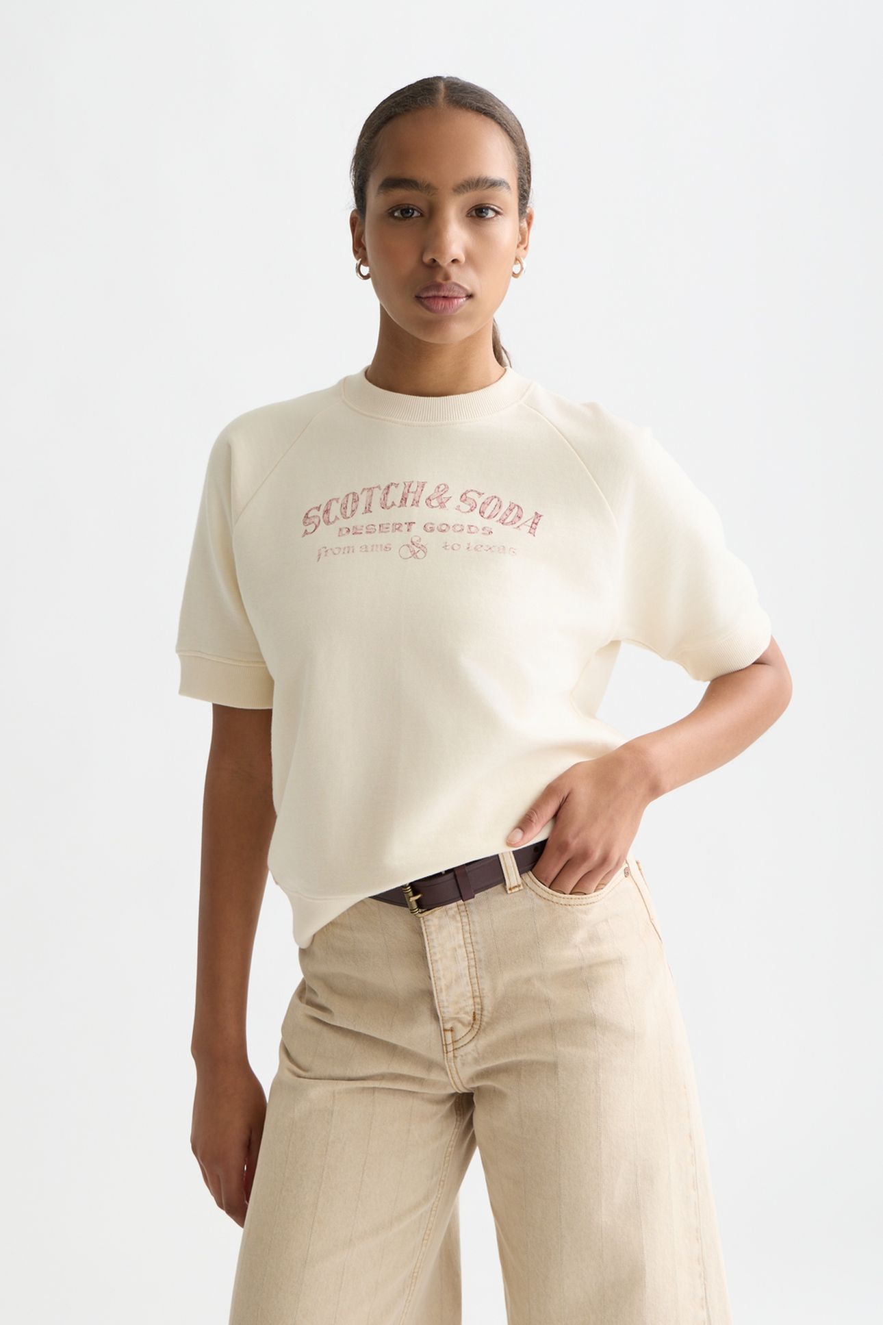 SHORTSLEEVED ARTWORK SWEATSHIRT EGGNOG 1
